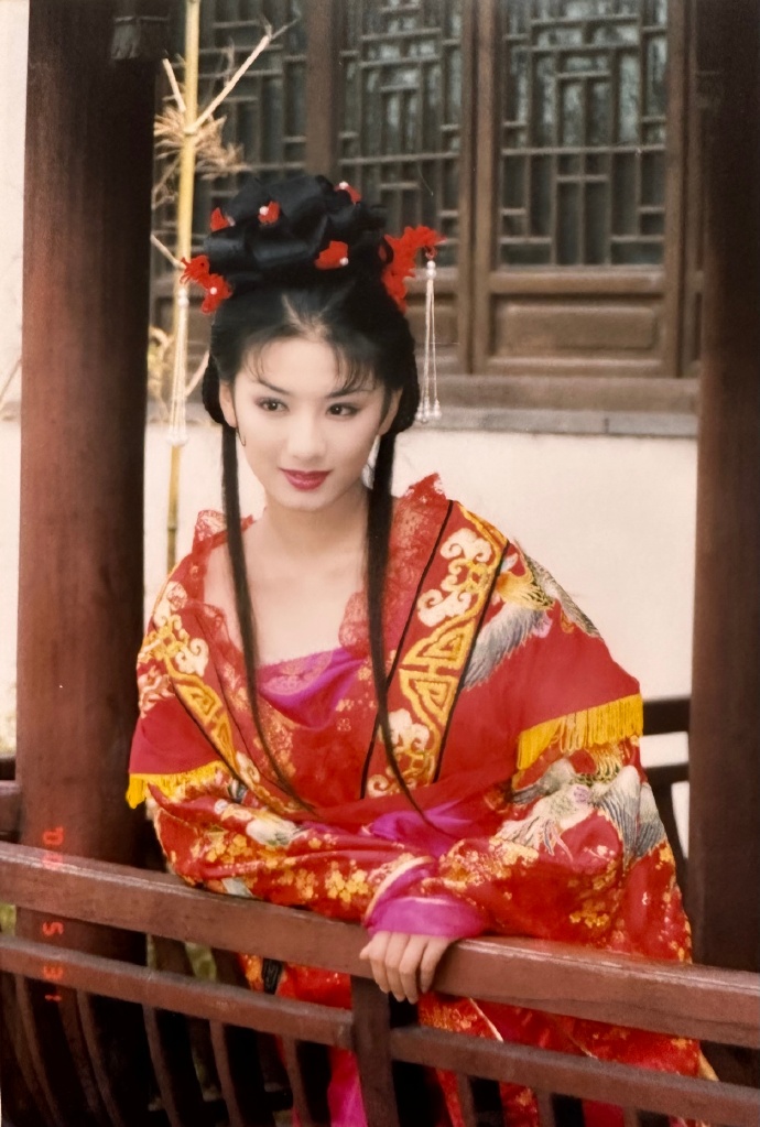 组图:回忆杀!黄奕分享《上错花轿嫁对郎》未公开剧照