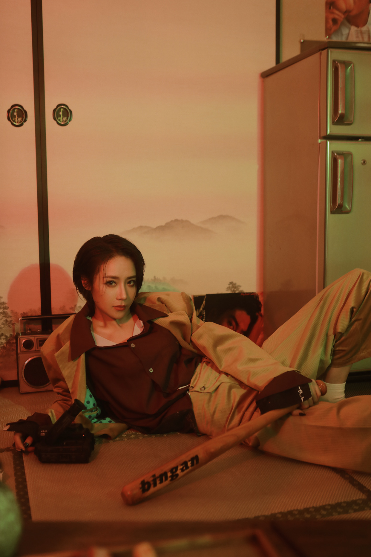 王芯芯最新日系复古写真,上演棒球王子,帅气十足