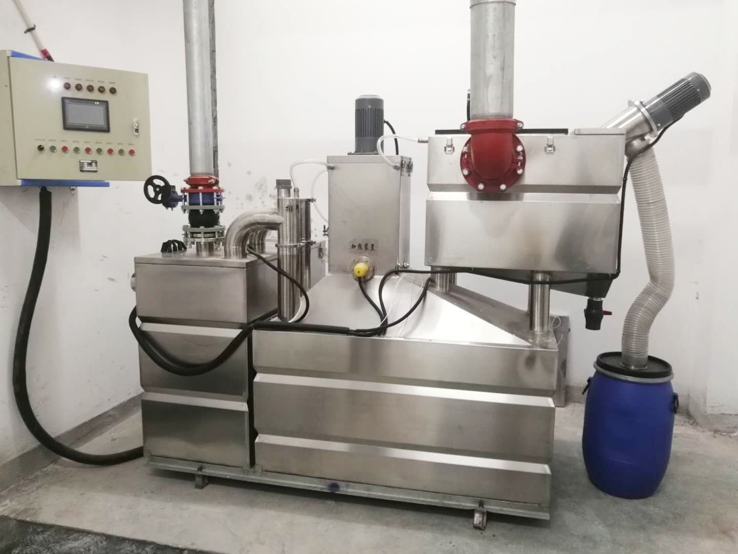 全自动隔油一体化设备现场安装中
