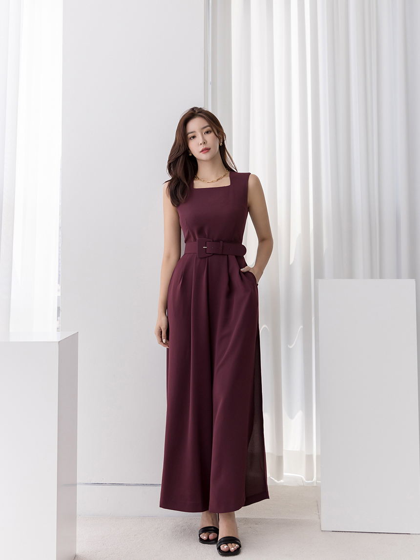 富有现代感的纯色连衣裙裤