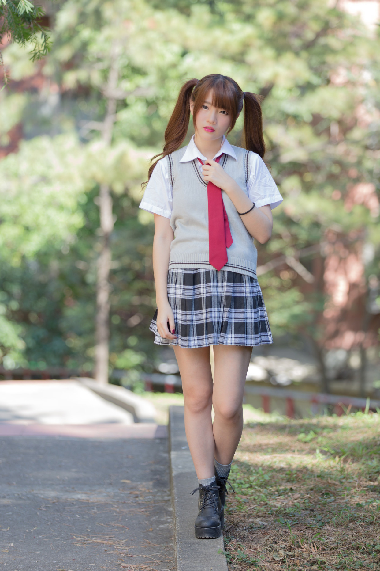 青春美少女漂亮百褶裙时尚写真