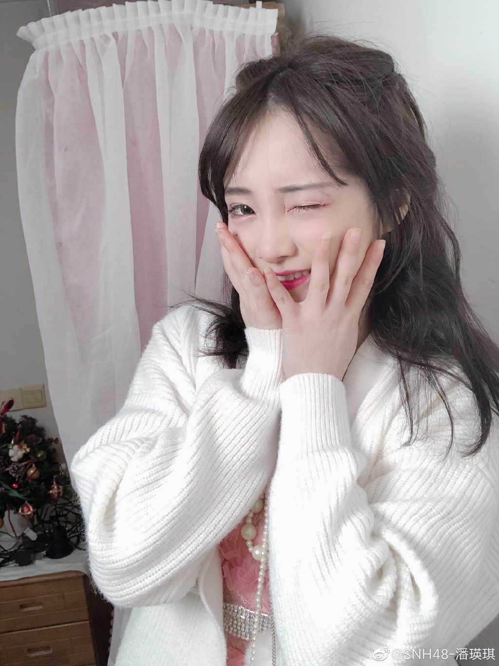 偶像女团snh48成员潘瑛琪迷人美照欣赏