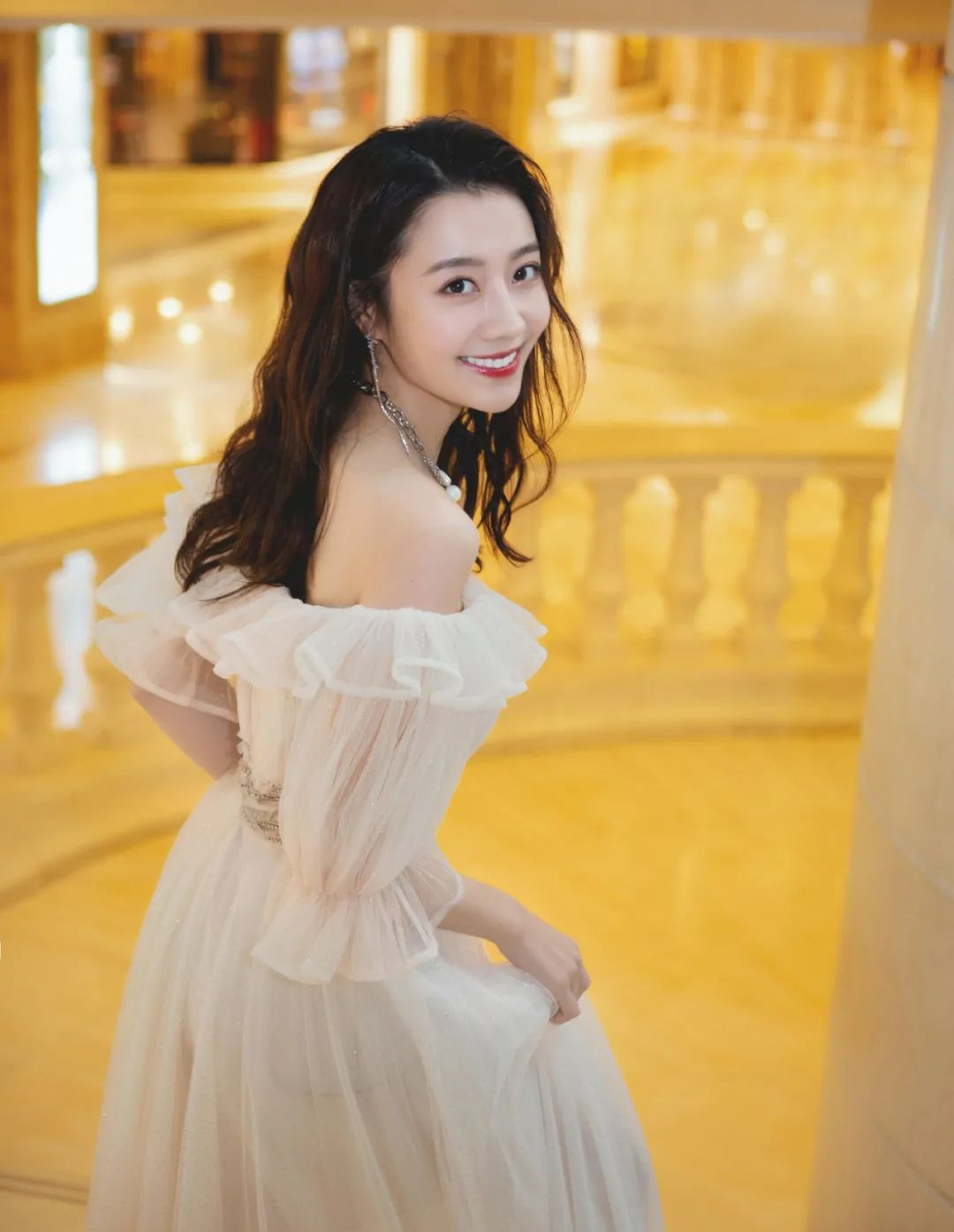 龙政璇,清新脱俗的她,美得让人窒息