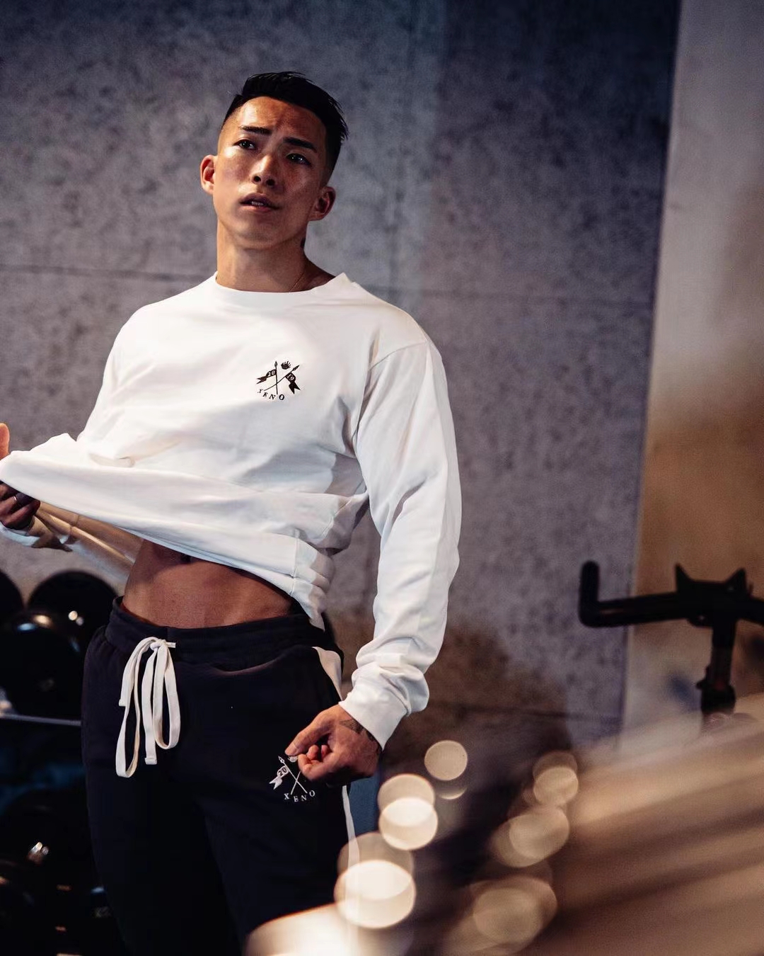 大块头的肌肉男,麒麟臂爆筋,八块腹肌如冰块盒,男友力杠杠的