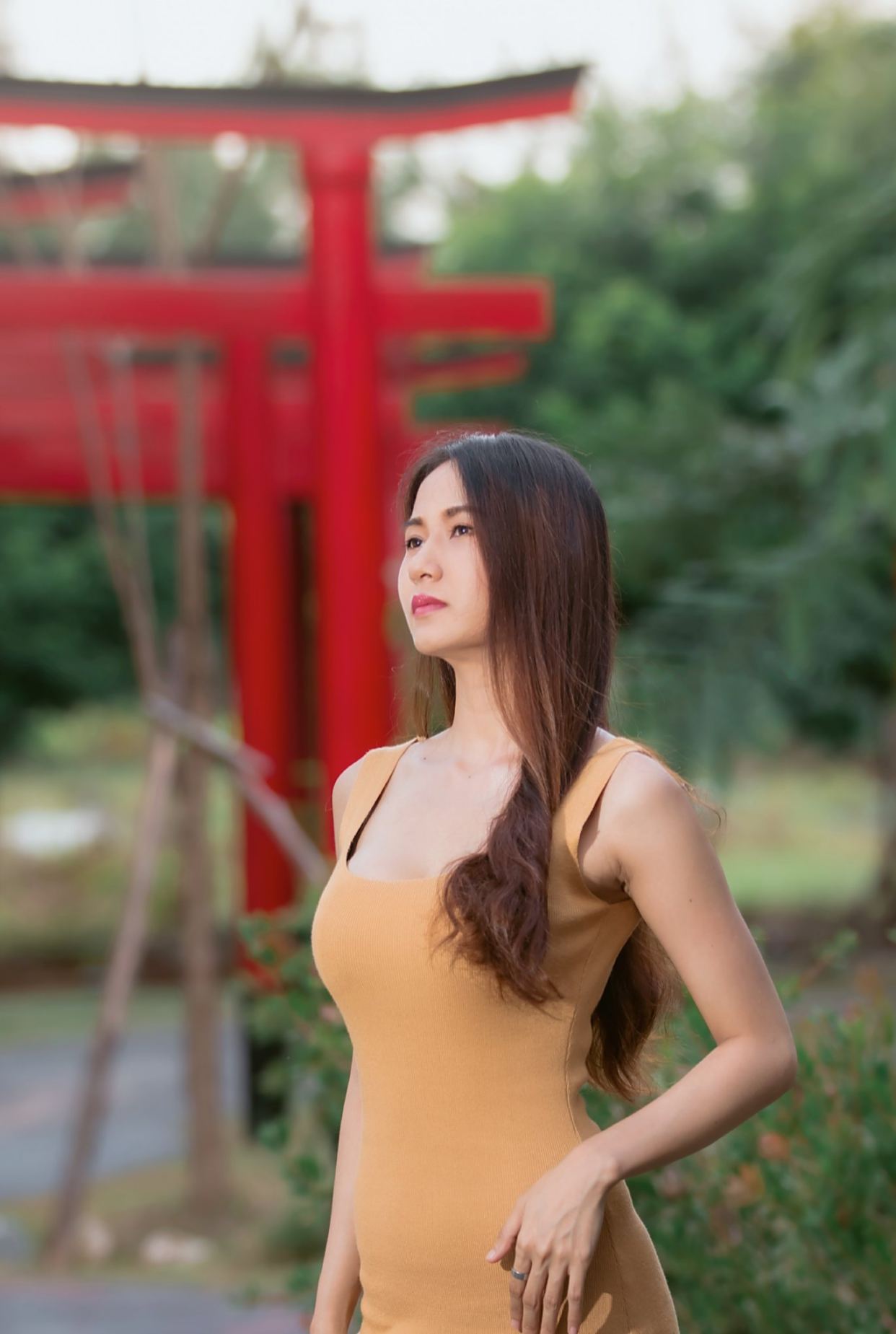 拥有曼妙身姿的优雅美女,喜欢来看看