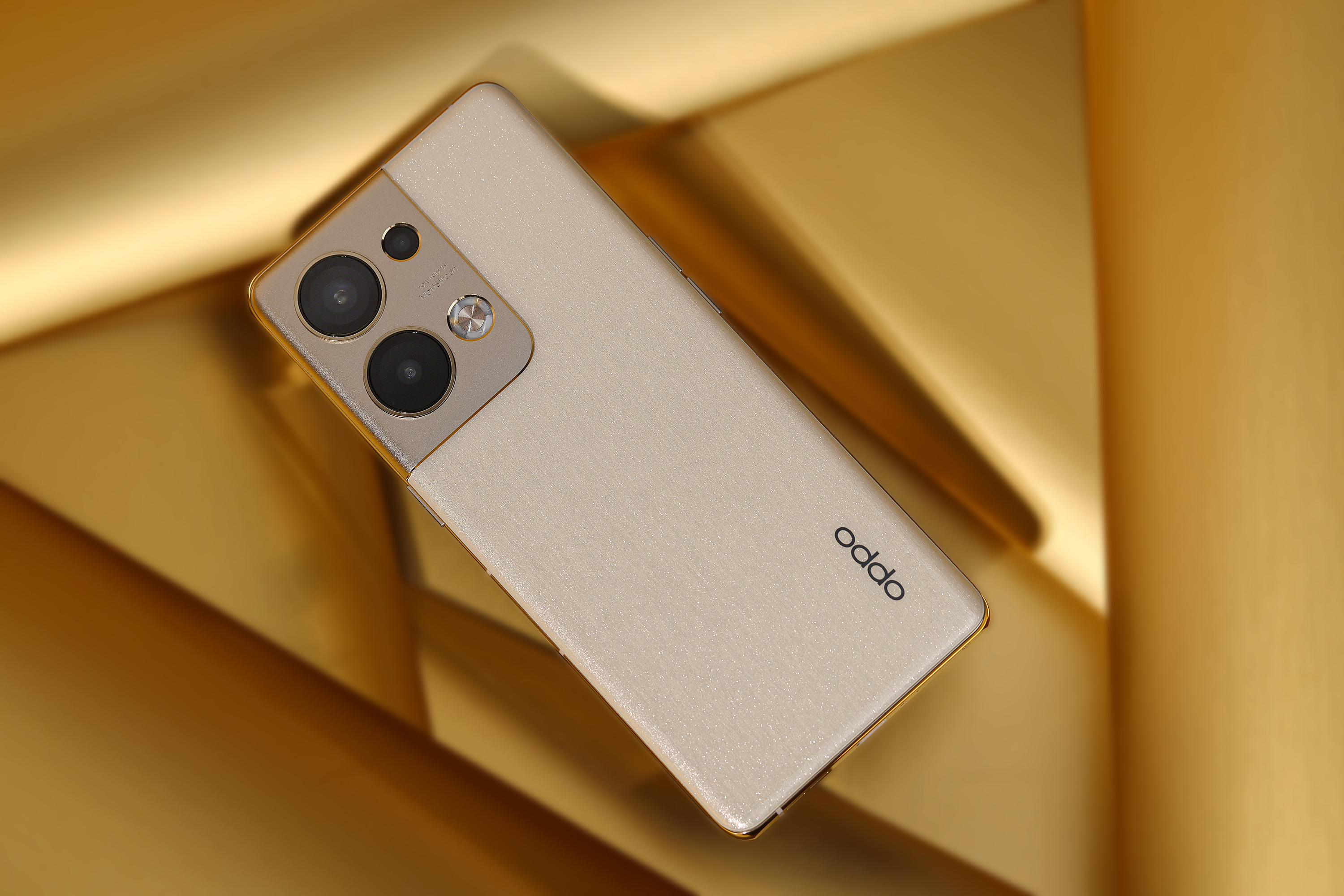 金丝琉璃工艺搭配超轻薄设计 oppo reno9 pro 手机图赏