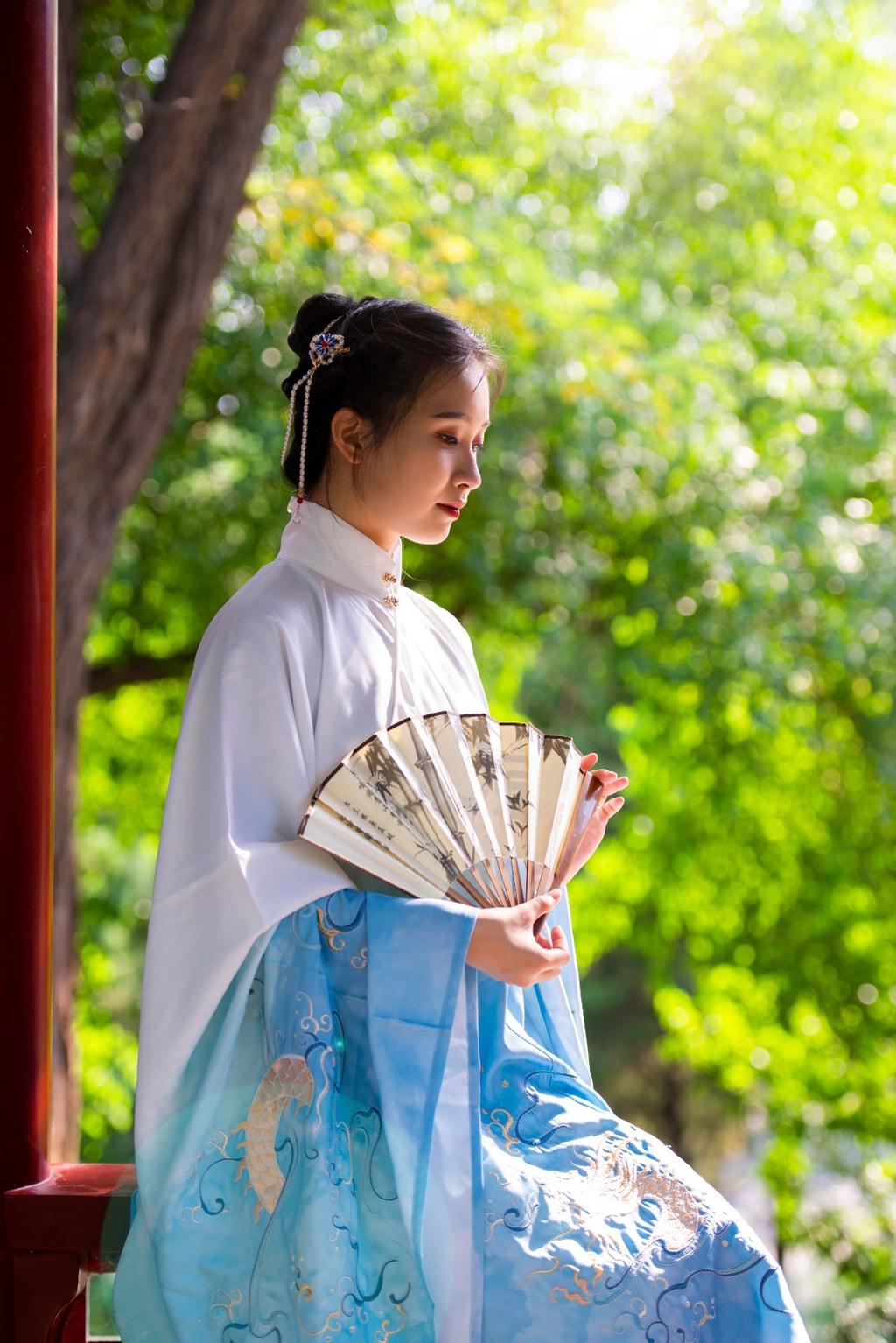 佳人摄影:面孔秀丽的姑娘