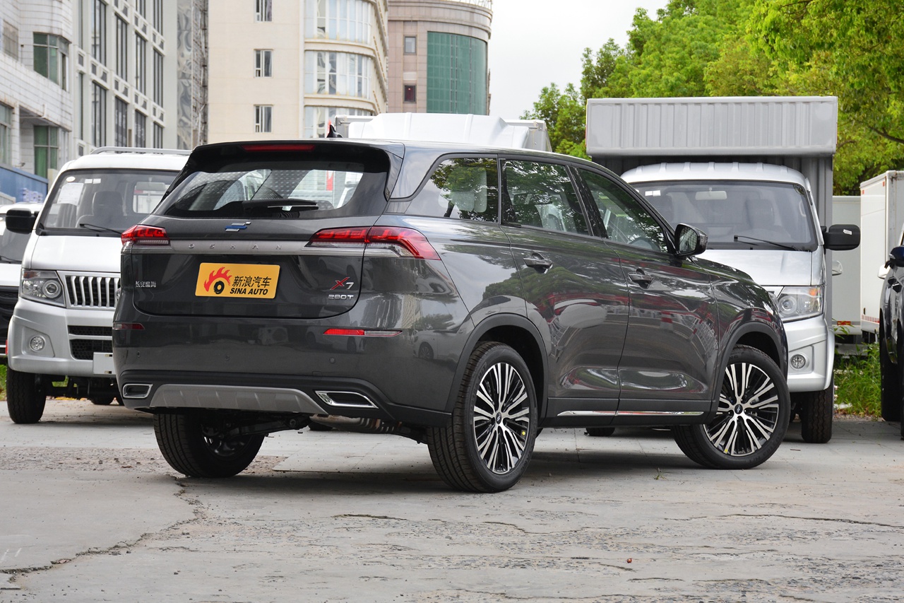 2021款长安欧尚x7 1.5t自动豪华型