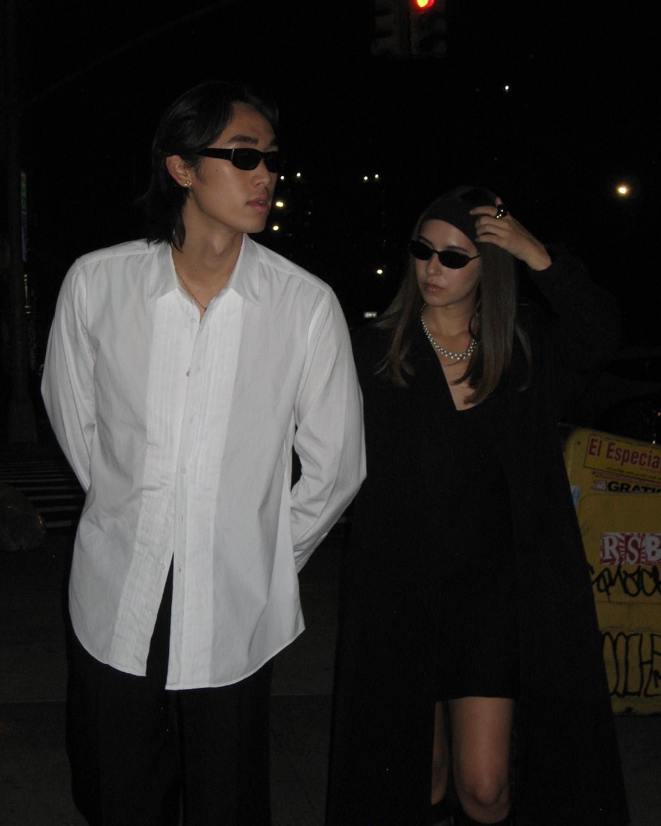 组图:林依轮儿子林子濠晒与女友合照 二人贴贴拥抱十分恩爱甜蜜