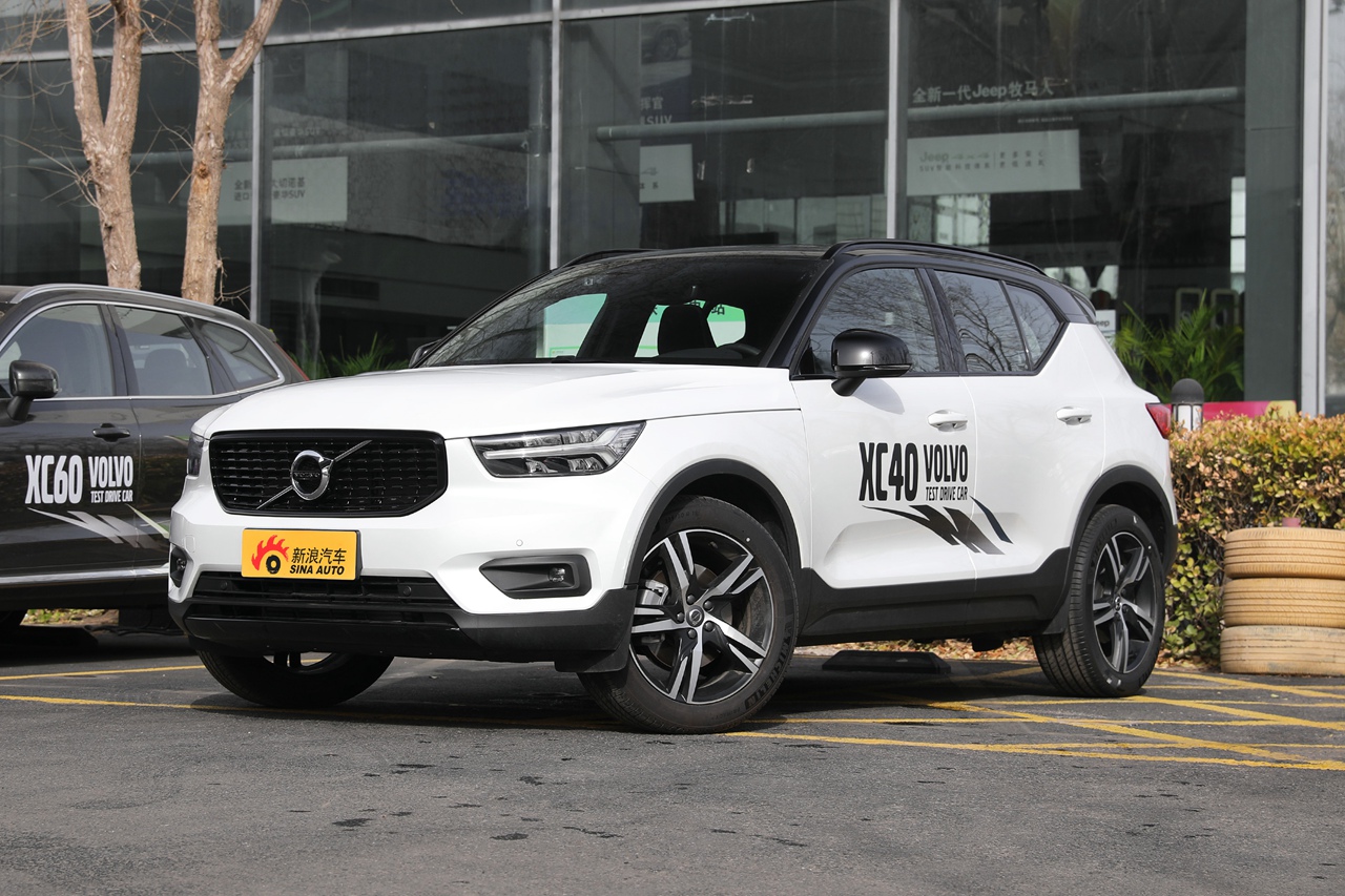 2021款沃尔沃xc40 t4四驱智远运动版