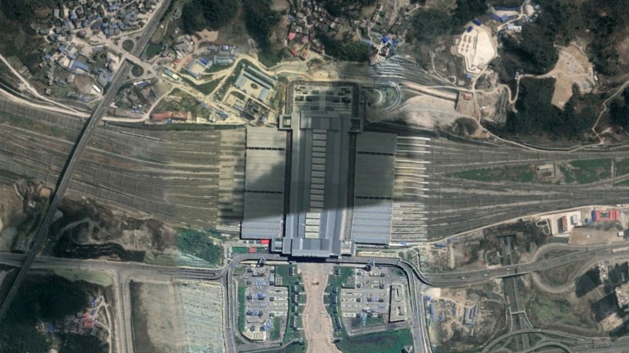 航拍高铁g2837次(成都东-大理)各车站,途经宜宾,昆明