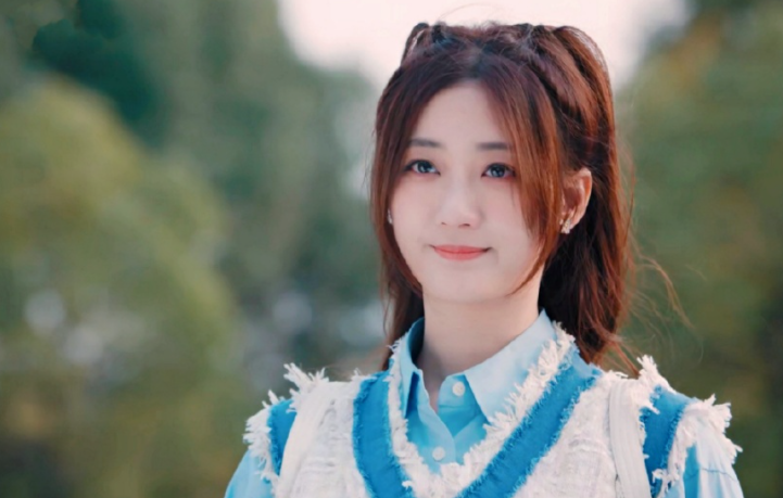 电视剧上游林柚扮演者戚砚笛校服剧照图片