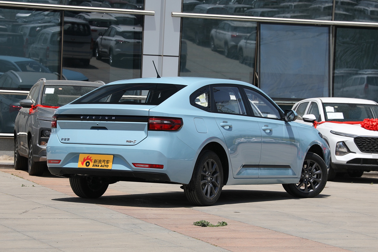 2020款新宝骏rc-5 1.5l手动智耀精英型