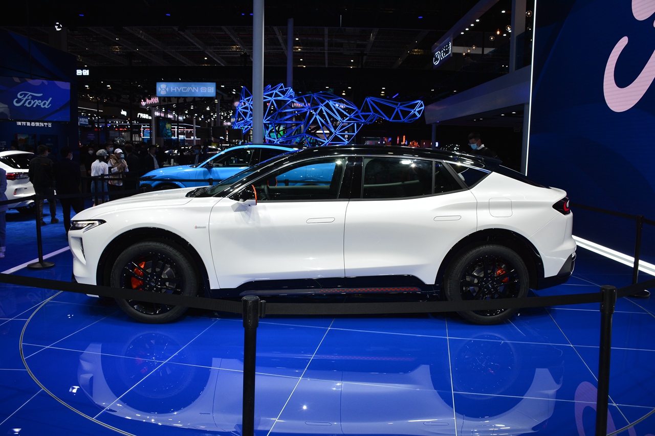 2021上海车展实拍:蒙迪欧evos