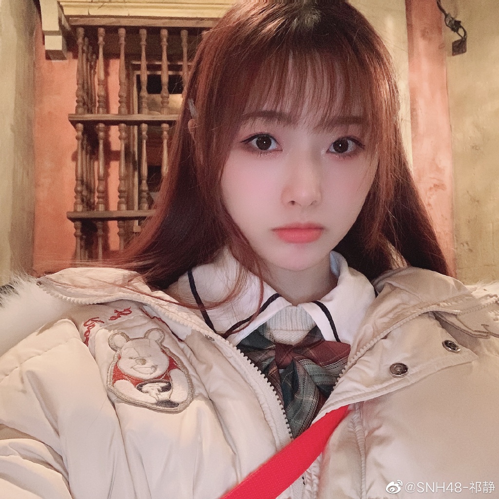 美女艺人祁静迷人美照欣赏真好看