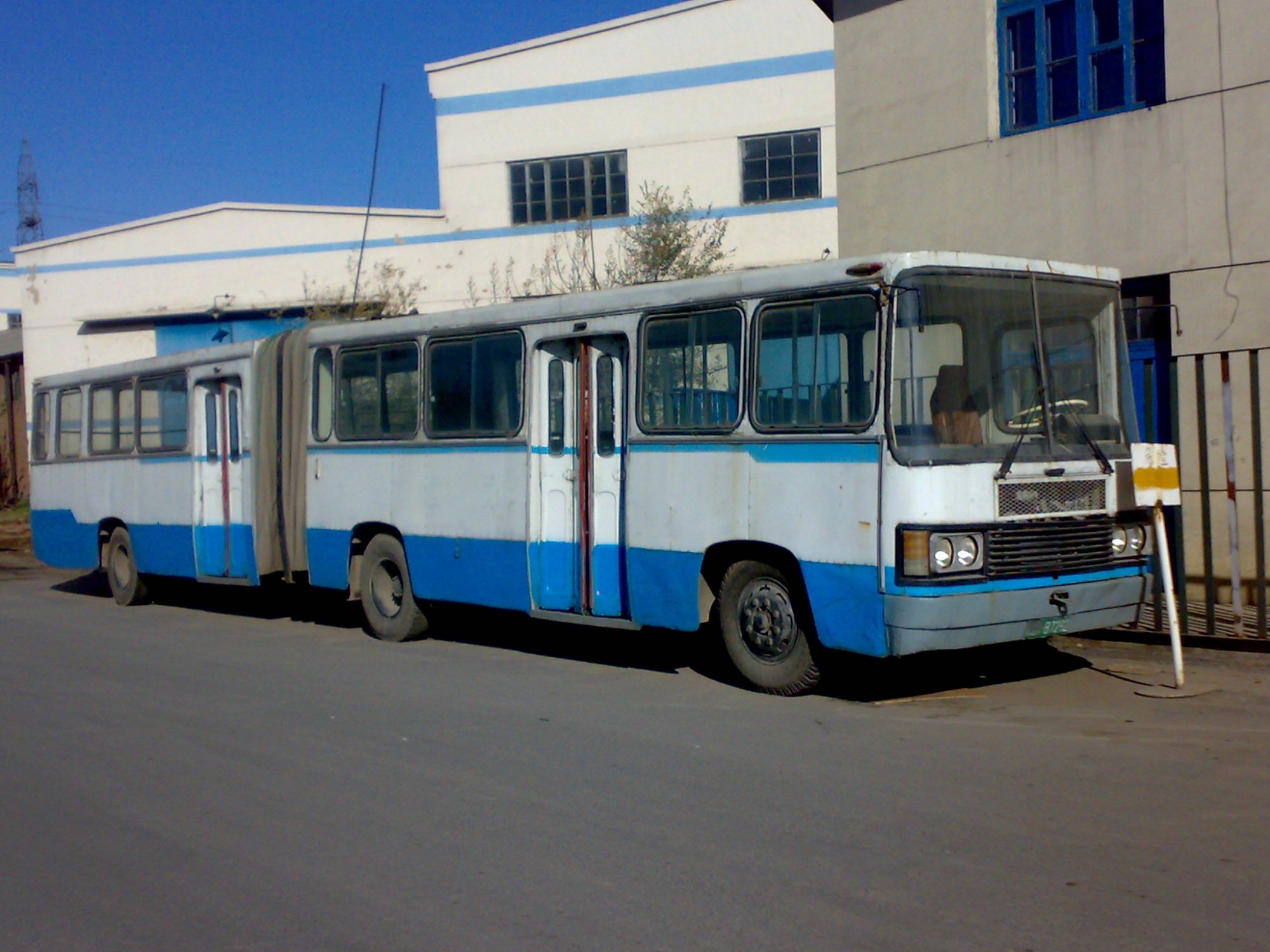 大连曾经使用过的老式公交车
