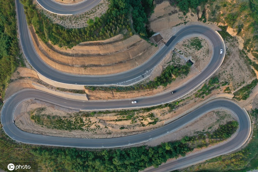 秦岭十八弯盘山公路图片