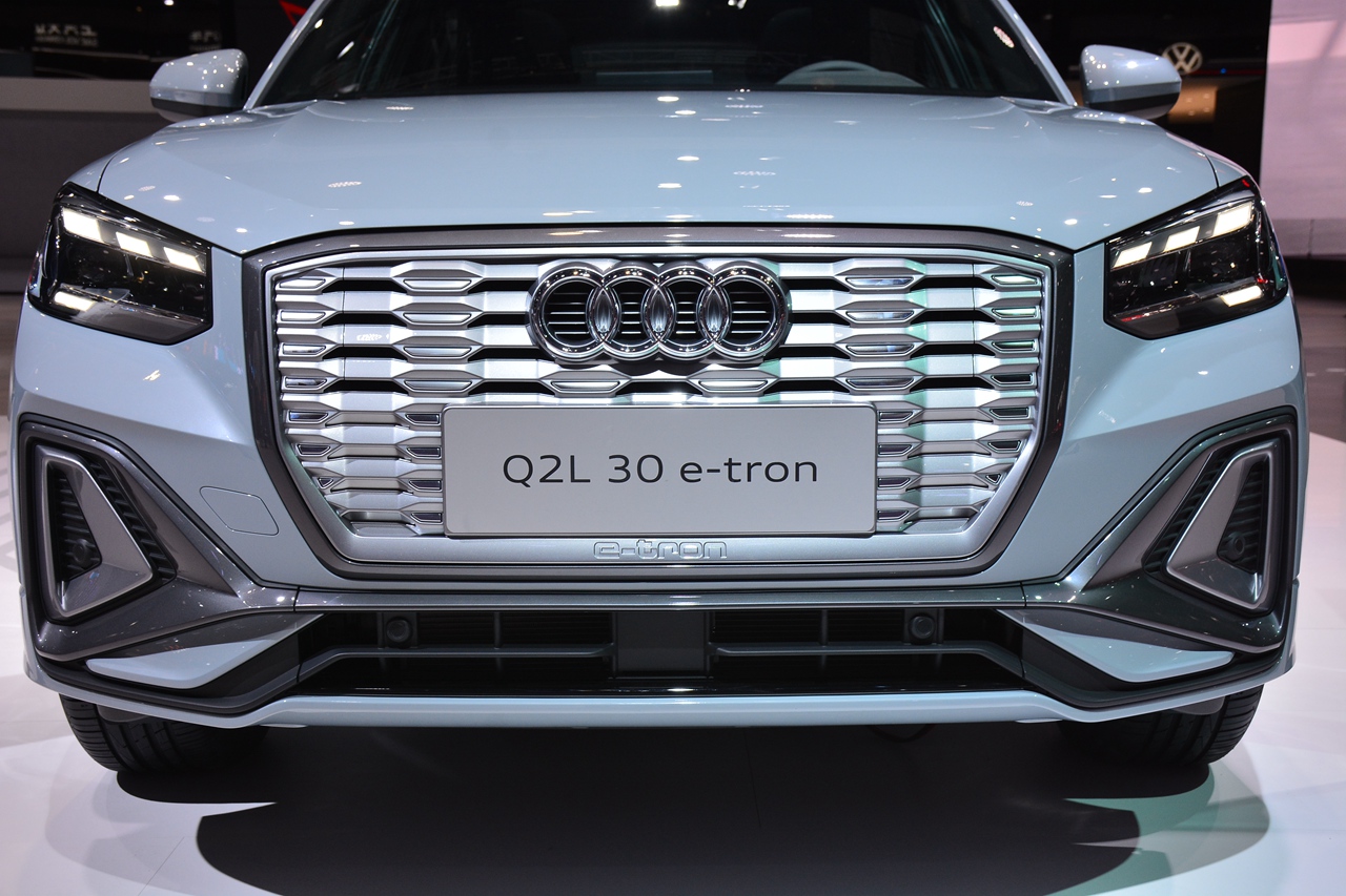 2021上海车展实拍:奥迪q2l e-tron