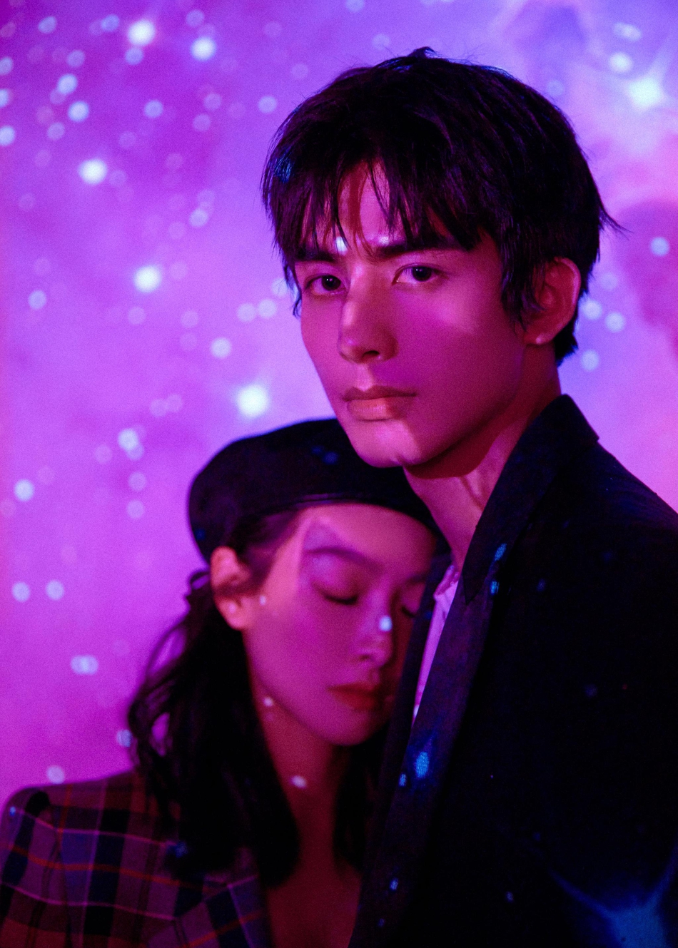 组图:宋茜宋威龙繁星相宋大片梦幻十足 跨年再合作默契满分