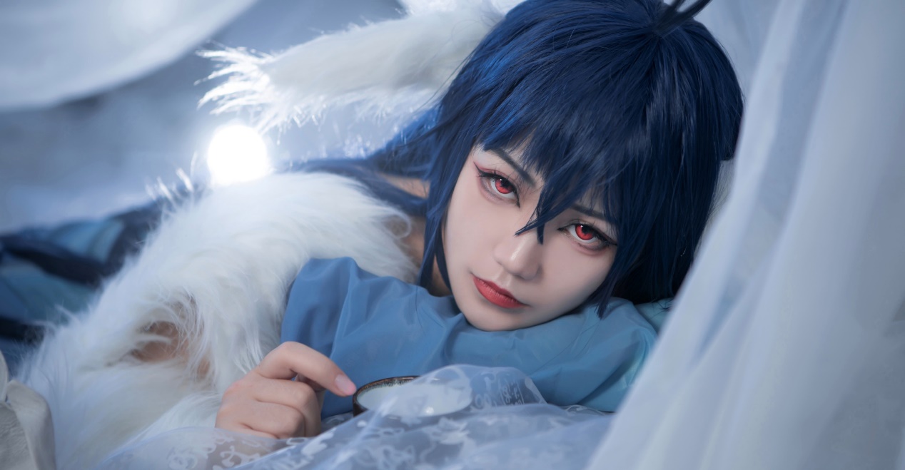 《狐妖小红娘》涂山雅雅cos,"无尽酒壶,满上!