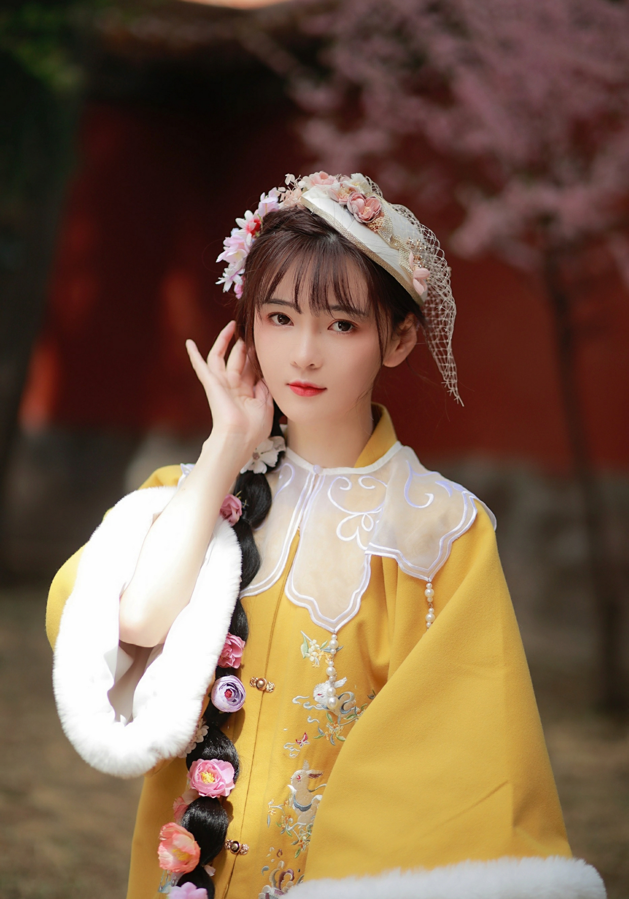 大家闺秀,穿黄色古装衣服的美女,真漂亮