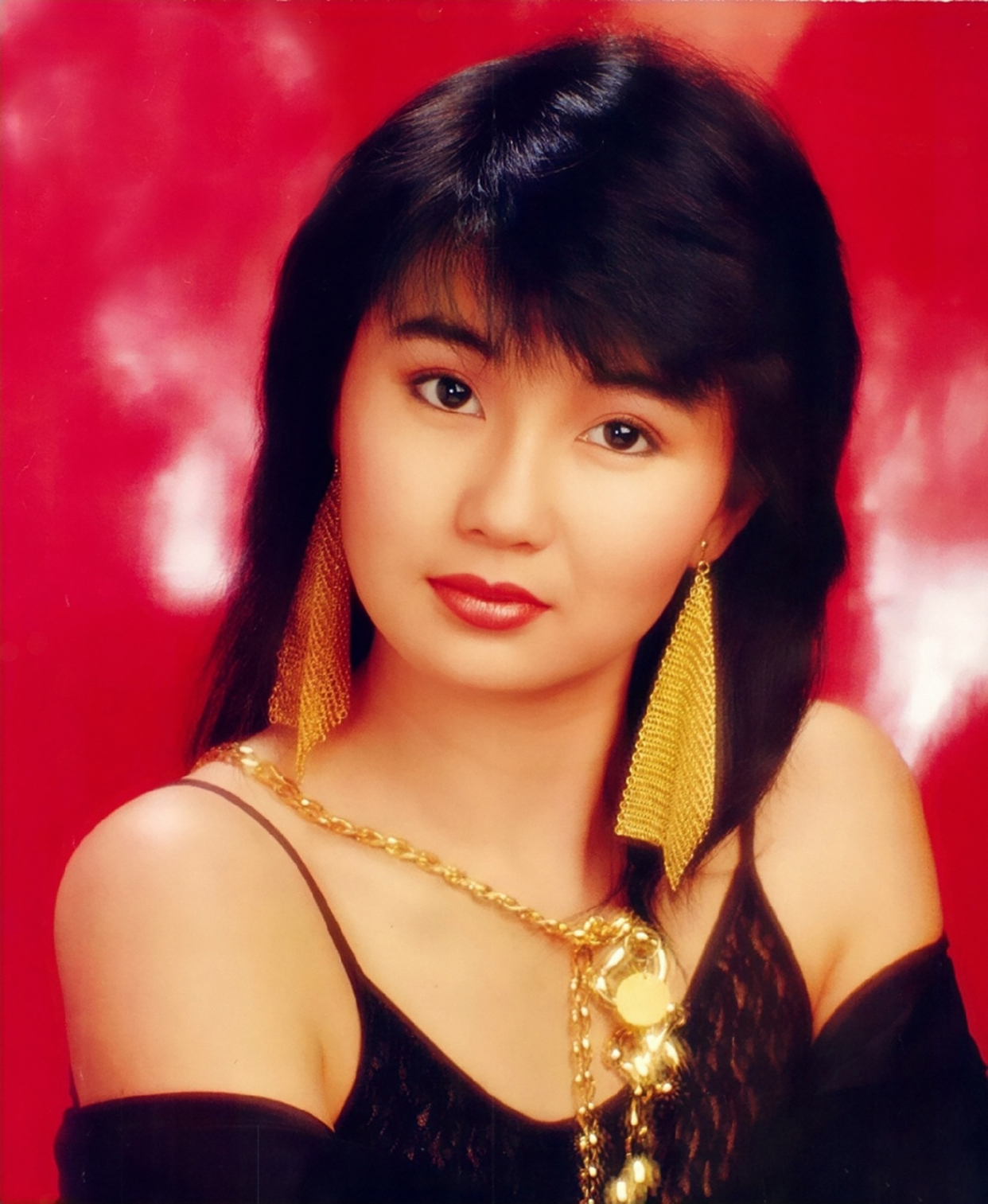 明星早年照:王祖贤,林青霞,赵雅芝,蓝洁瑛,狄波拉,翁美玲