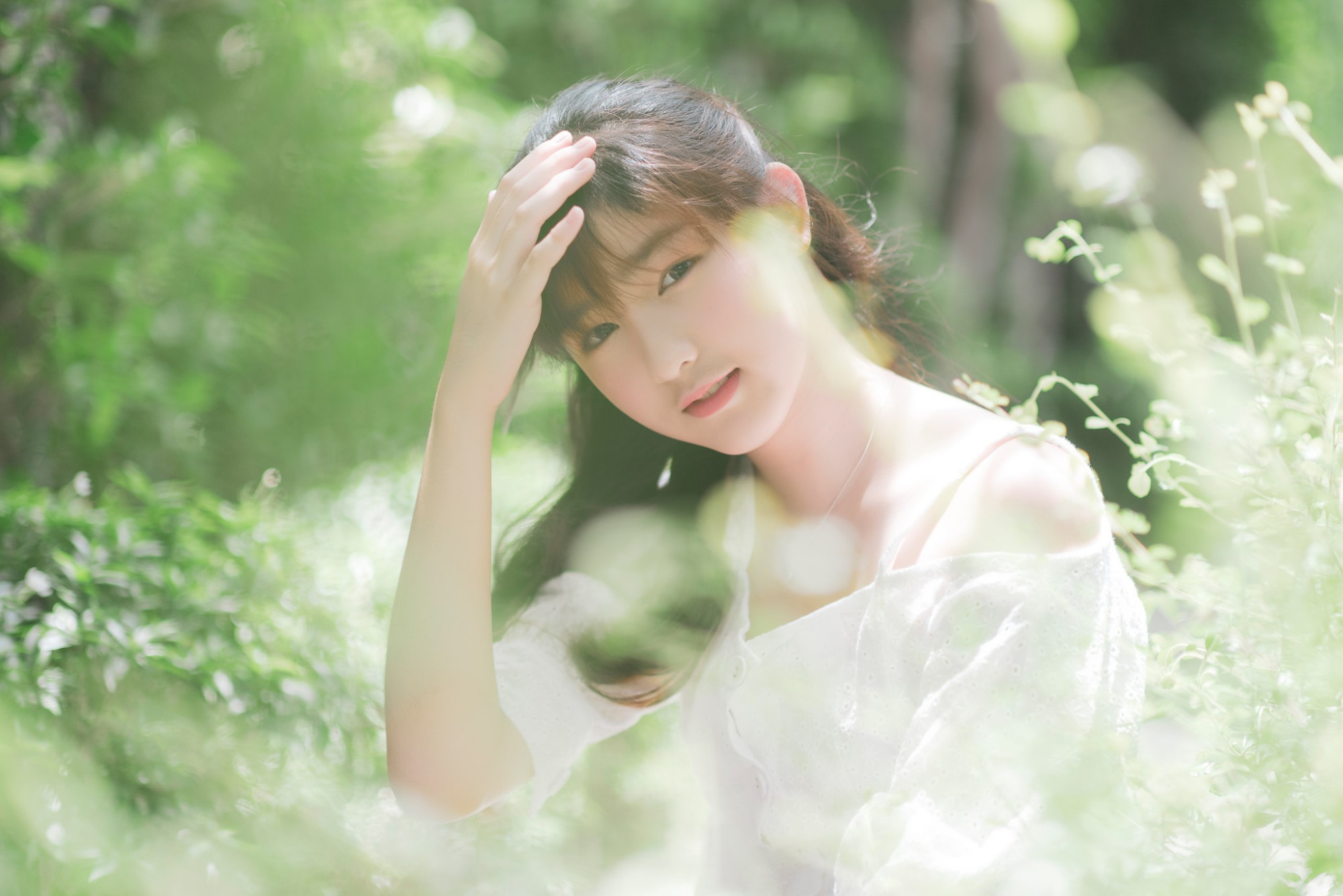 清纯美少女户外随拍,来亲近下自然美吧