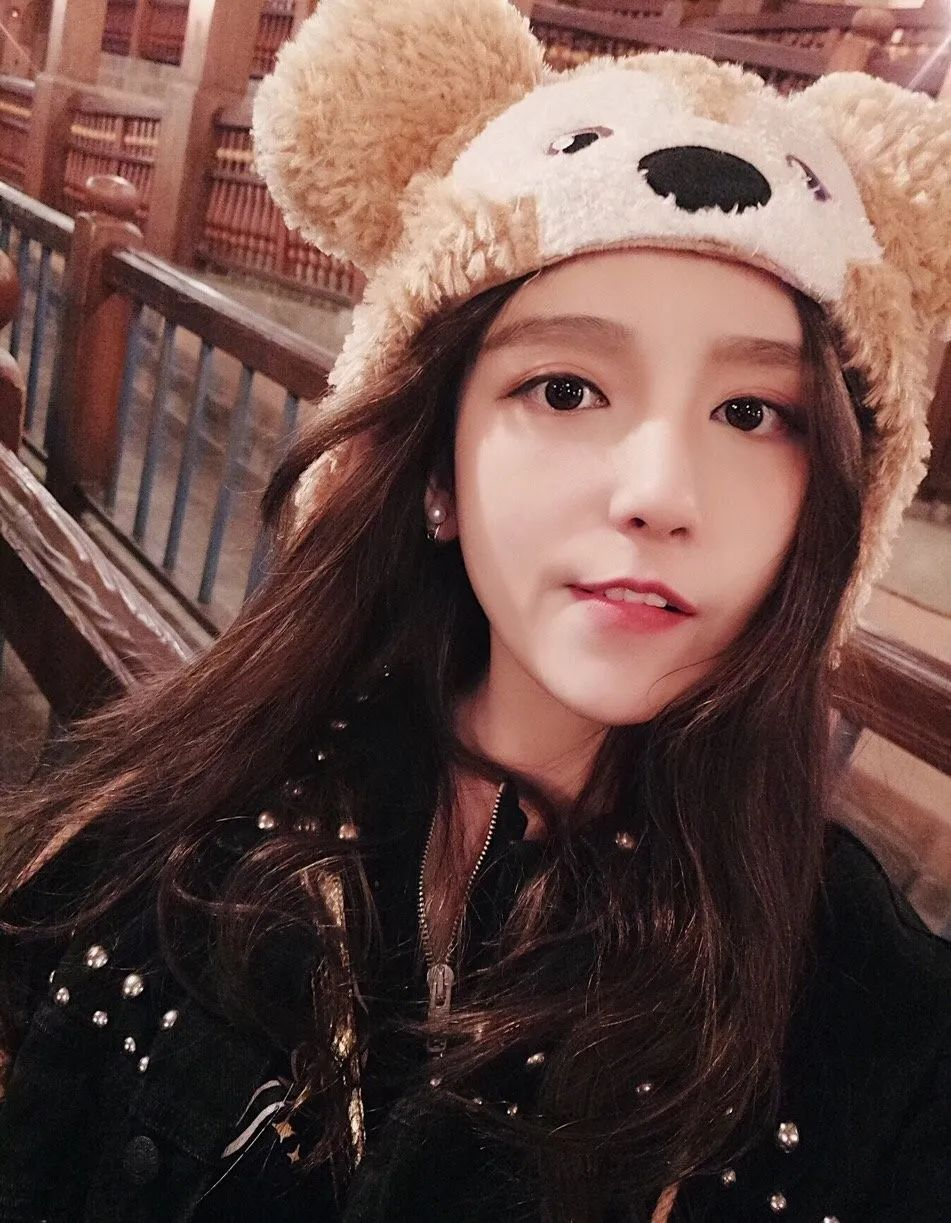 冯雨,清新可人的电竞圈美少女