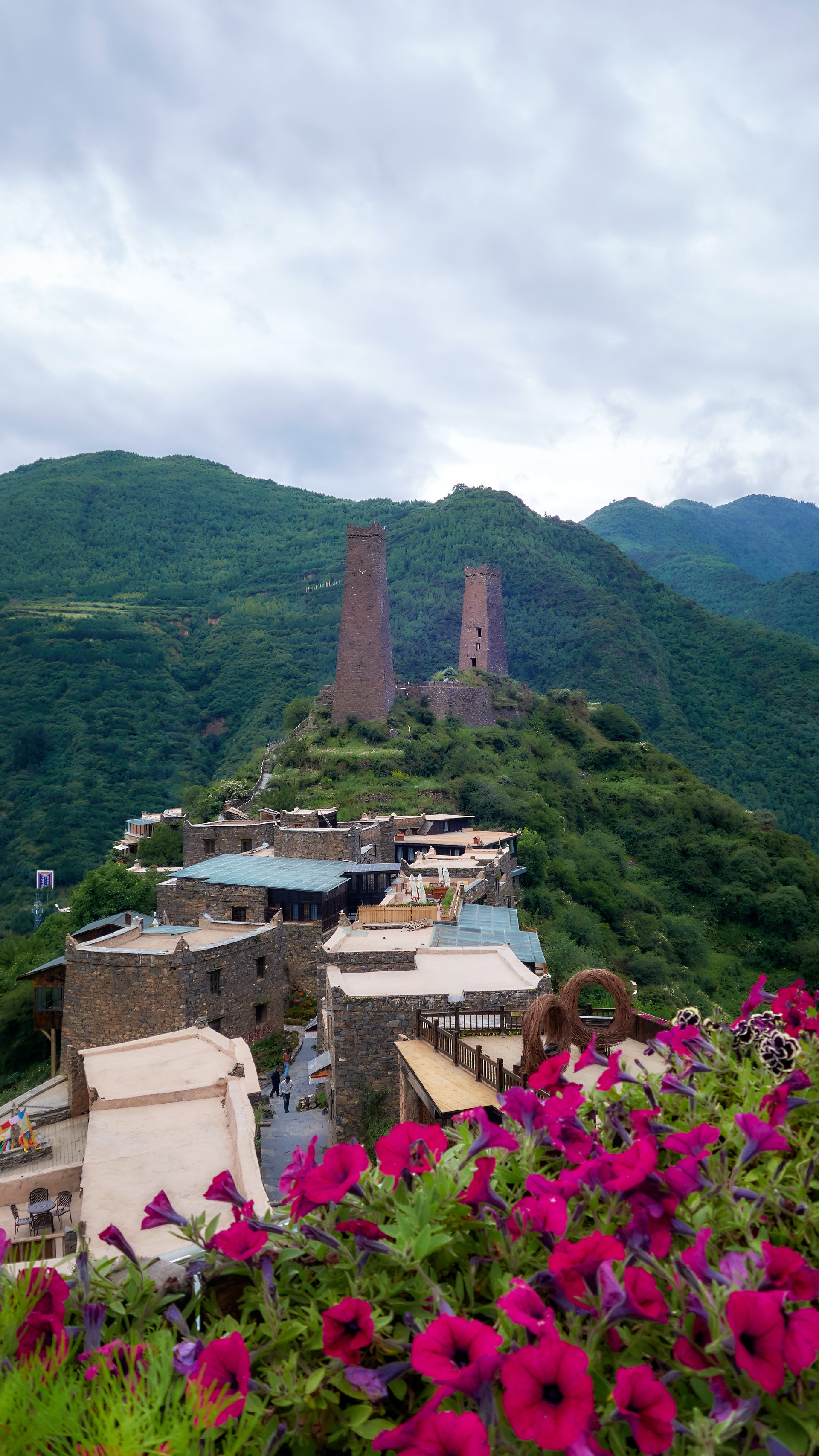 扁担舟旅行摄影专辑《马尔康,城市日记》