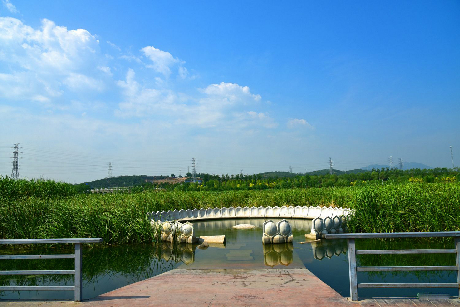 莲石湖湿地公园是北京一处免费,设施齐全且景色独特的宝藏.