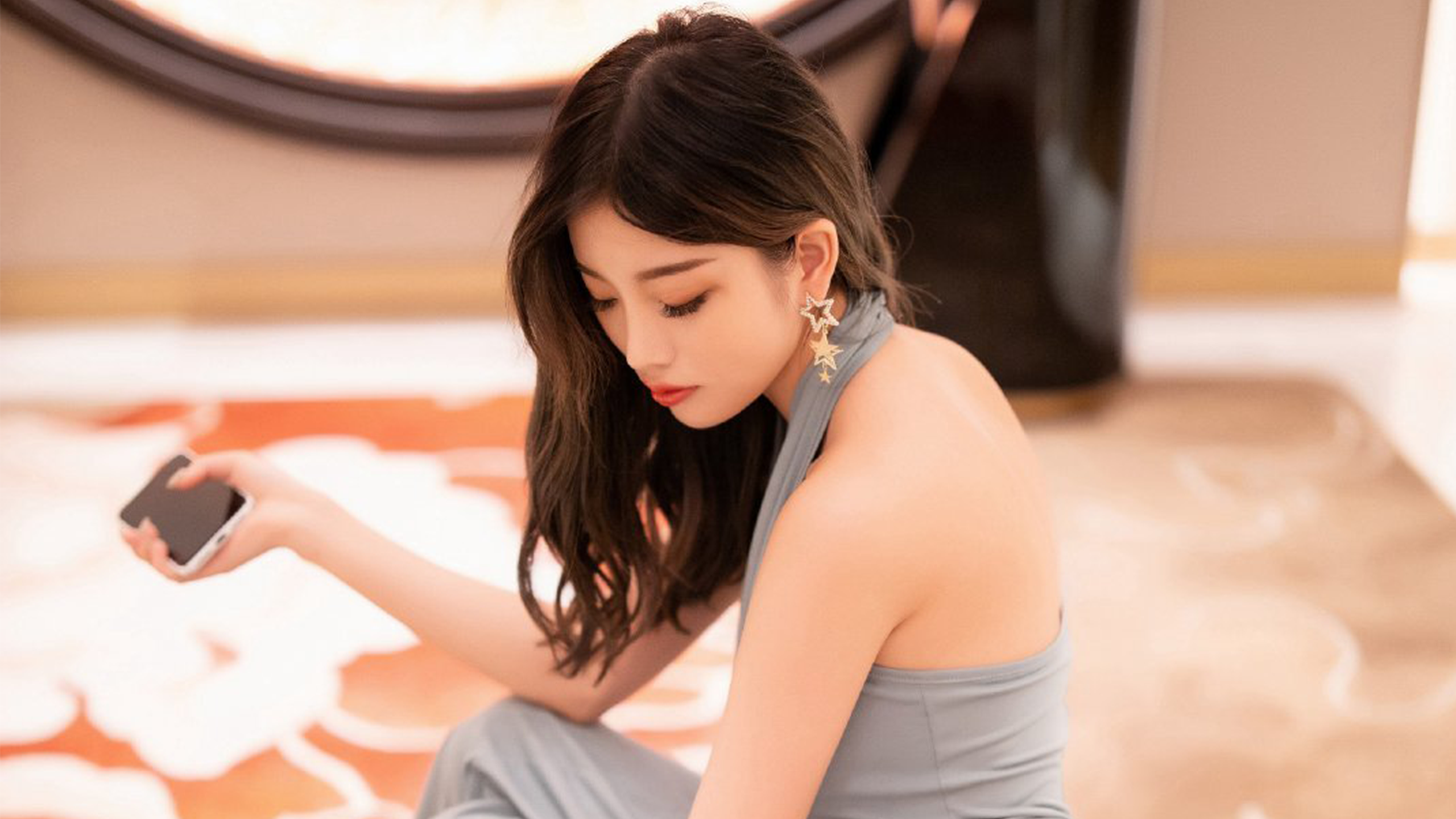 成熟美女杨晨晨优雅性感美背私房照