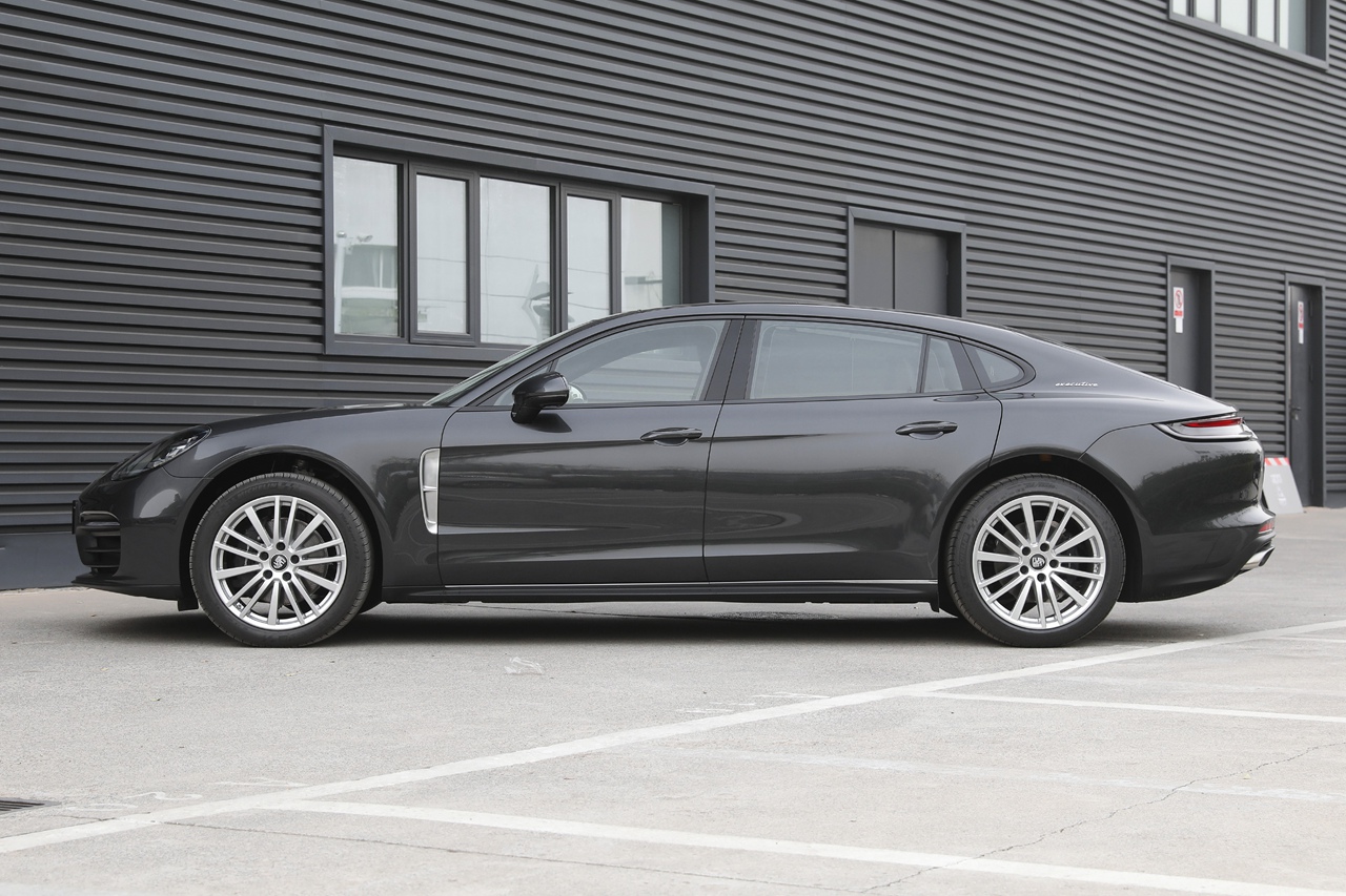 2021款panamera 4 行政加长版 2.9t