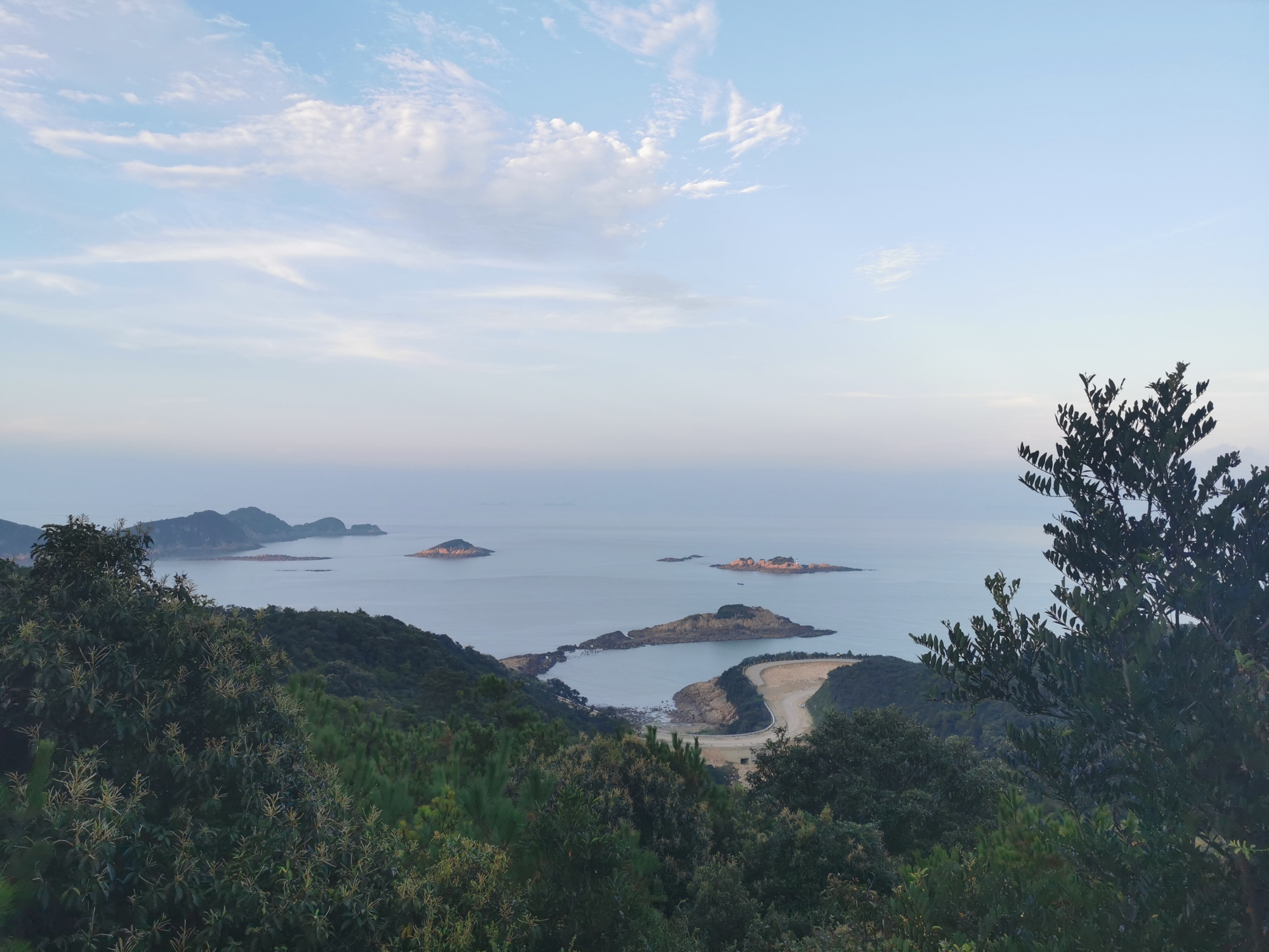 夏末初秋的八月:浙江象山松兰山海边露营 看日出!