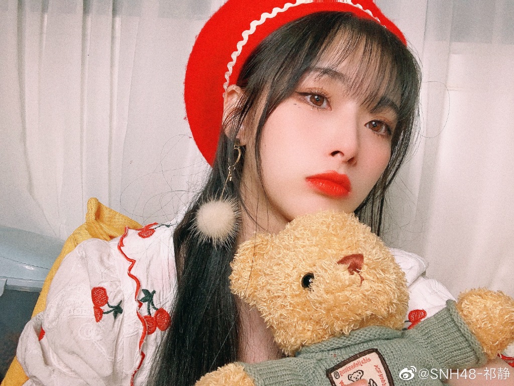 美女艺人祁静迷人美照欣赏真好看