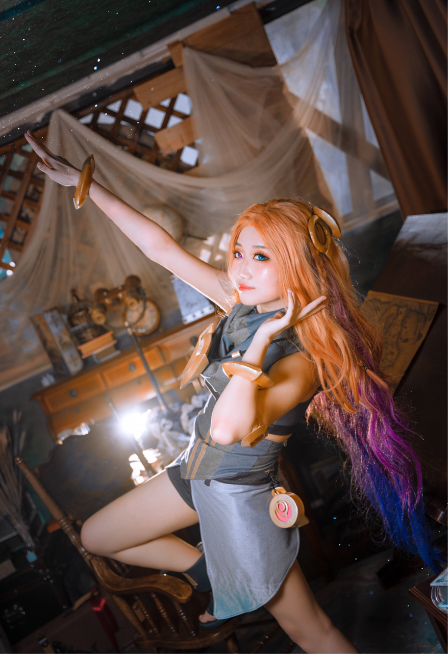 《英雄联盟》人气英雄佐伊被小姐姐神还原