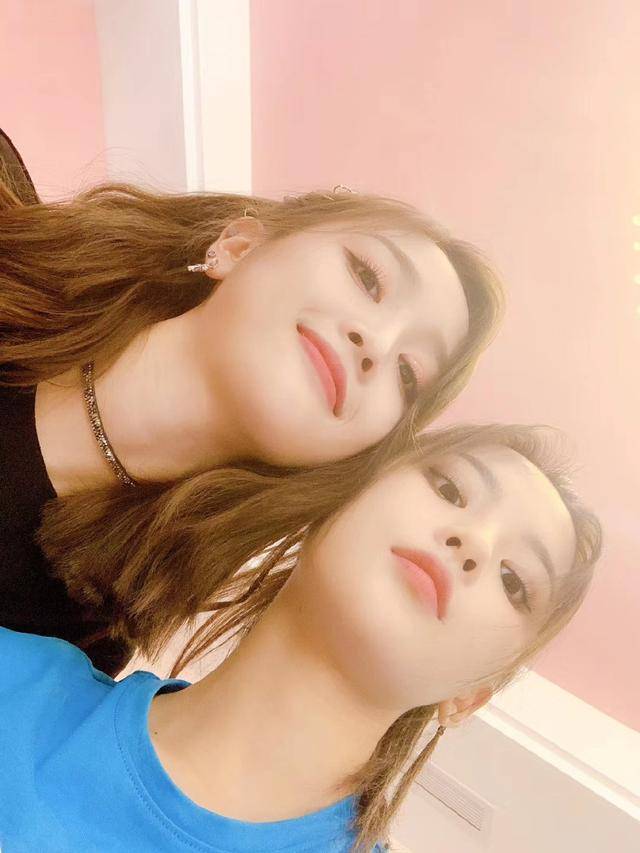 组图:火箭少女的友谊!杨超越晒与吴宣仪合影 美女同框好养眼