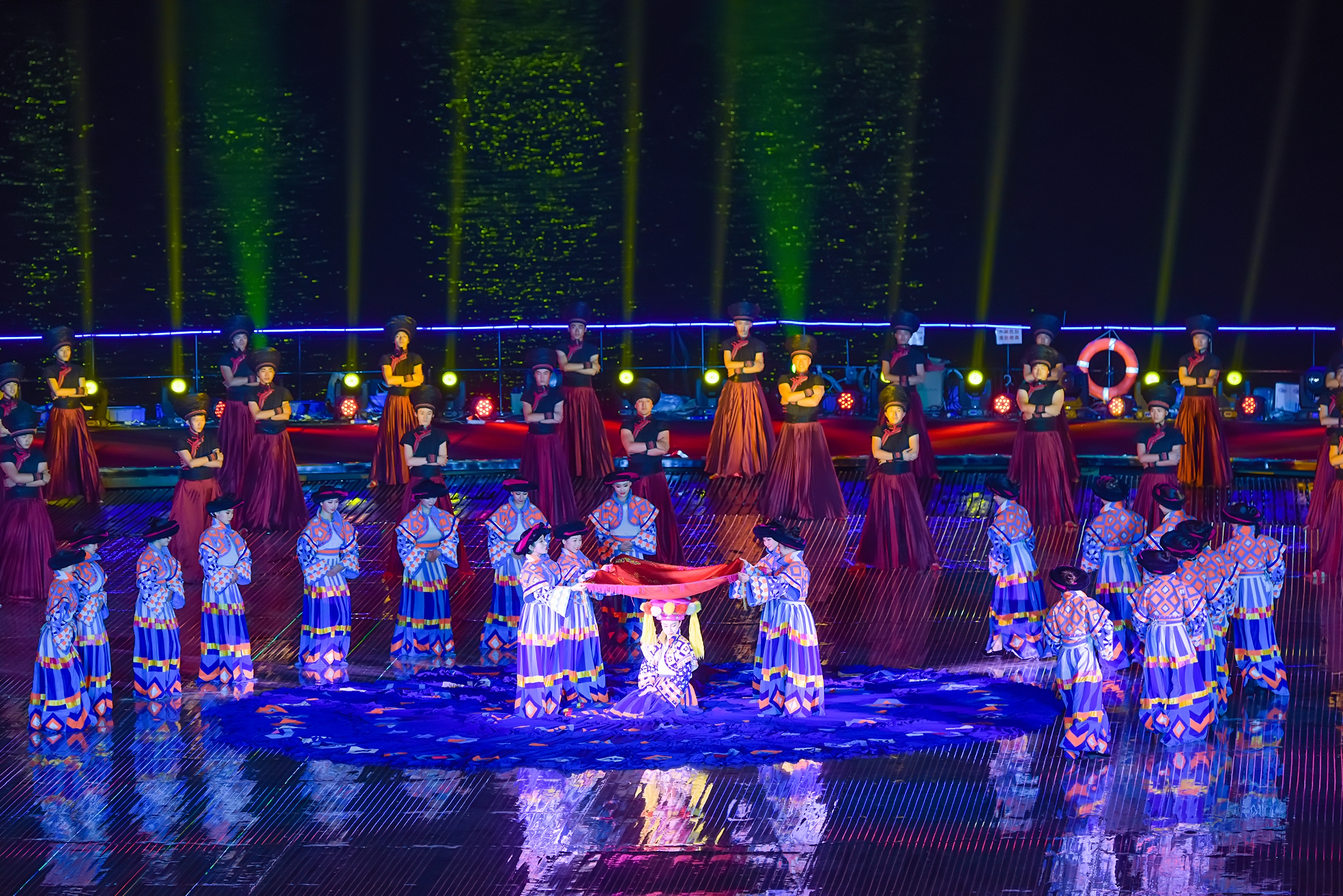 "百里柳江"有了动态美,水上实景演出《夜话柳江》惊艳广西文旅大会