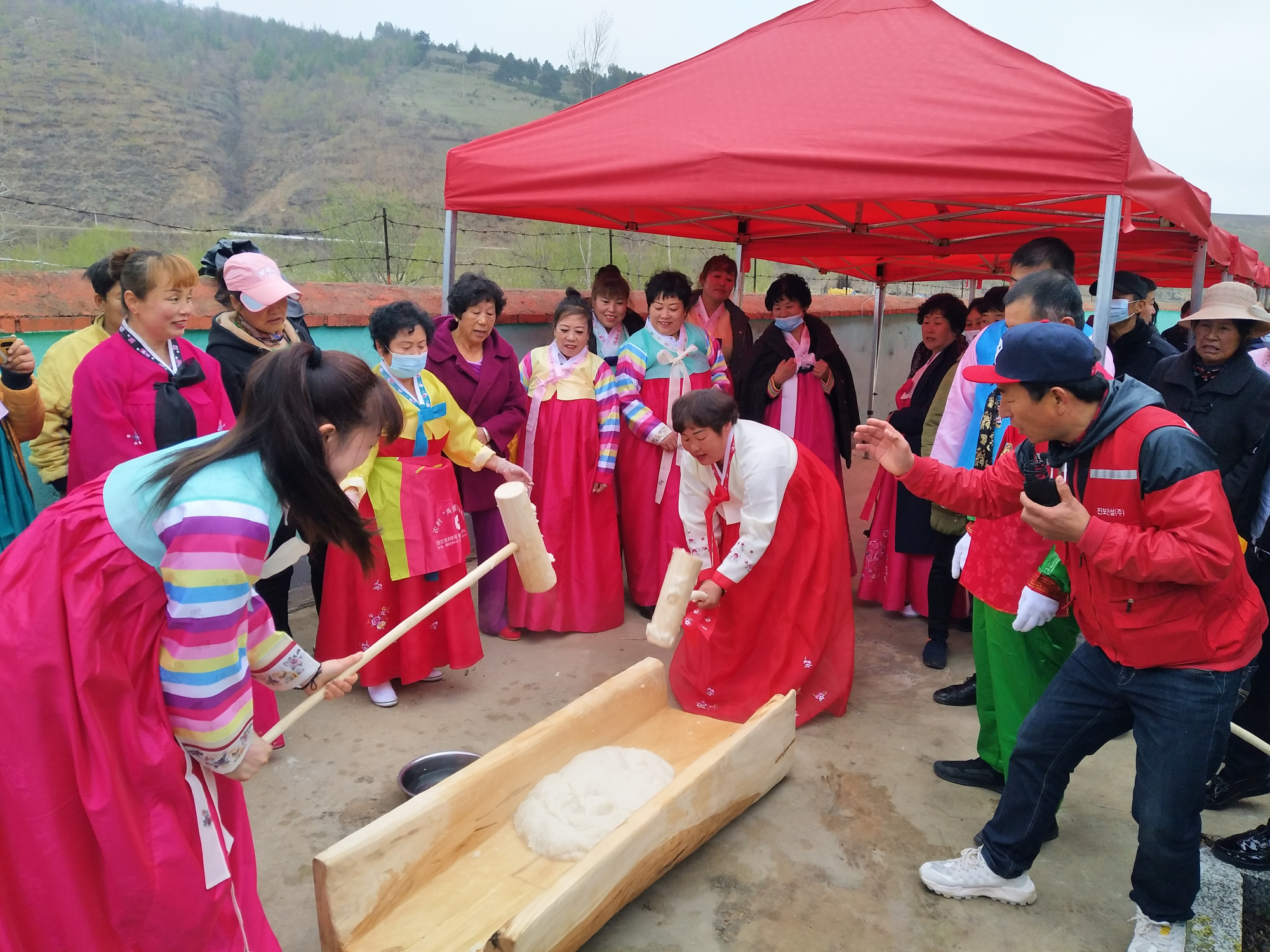 中国·和龙金达莱国际文化艺术节盛装启幕