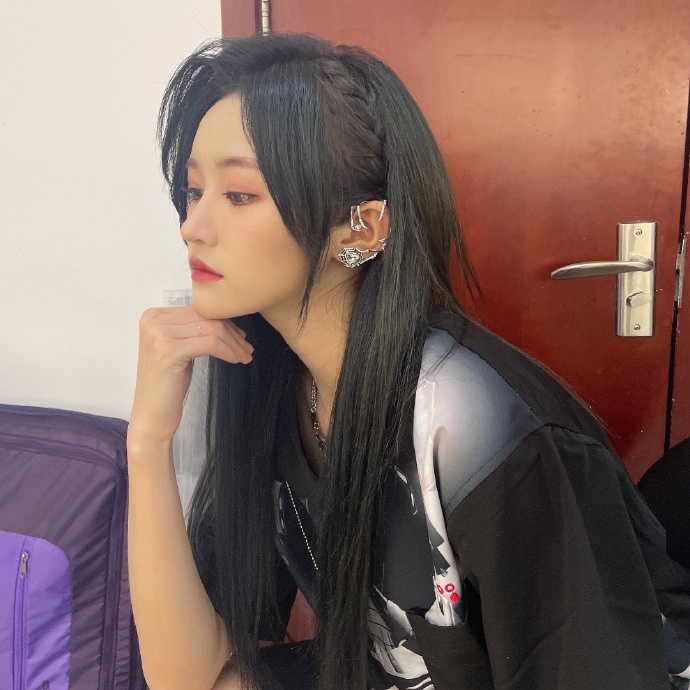 美女艺人张昕迷人美照欣赏好漂亮