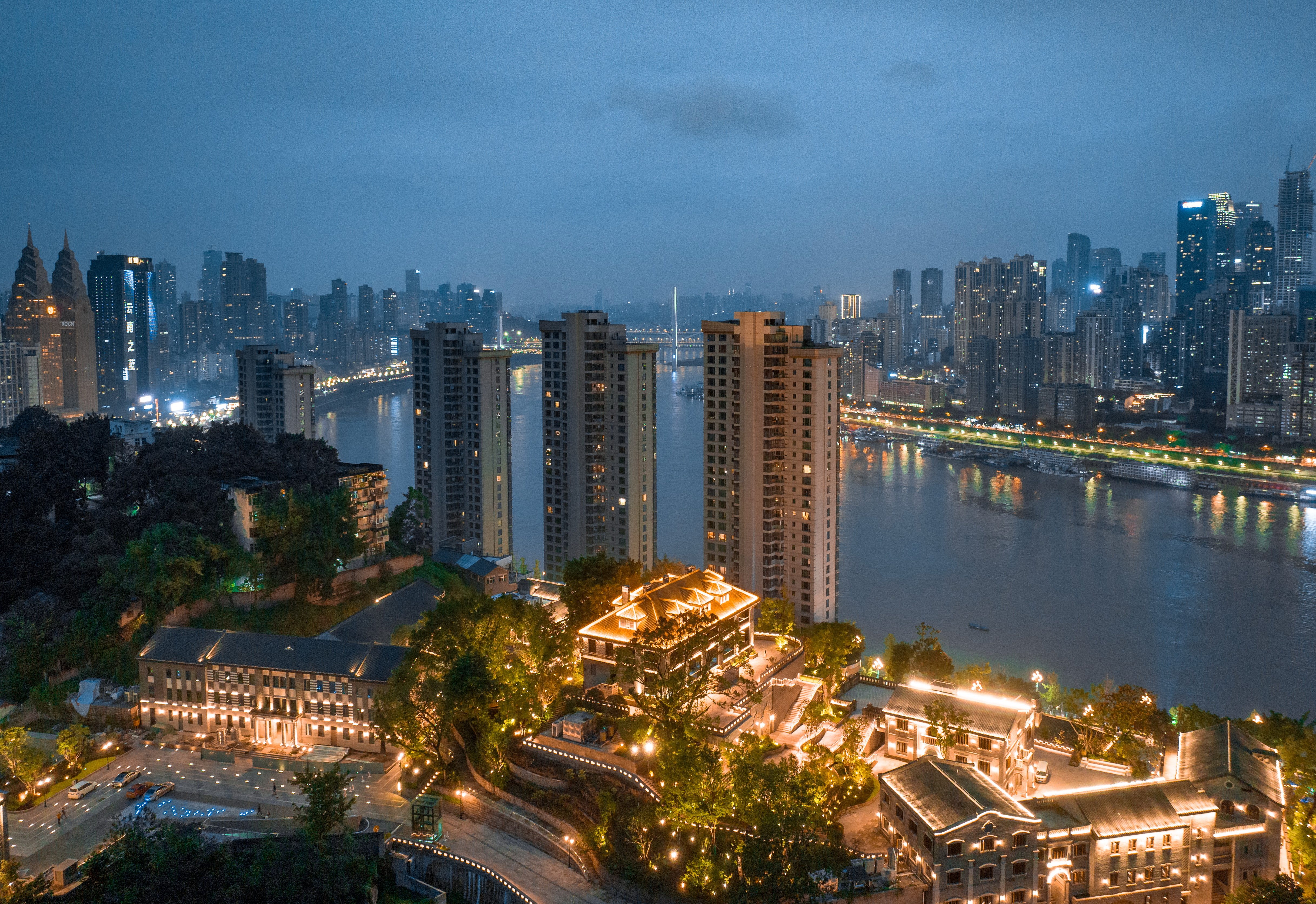 重庆开埠遗址公园正式开园 百年老建筑展迷人夜景