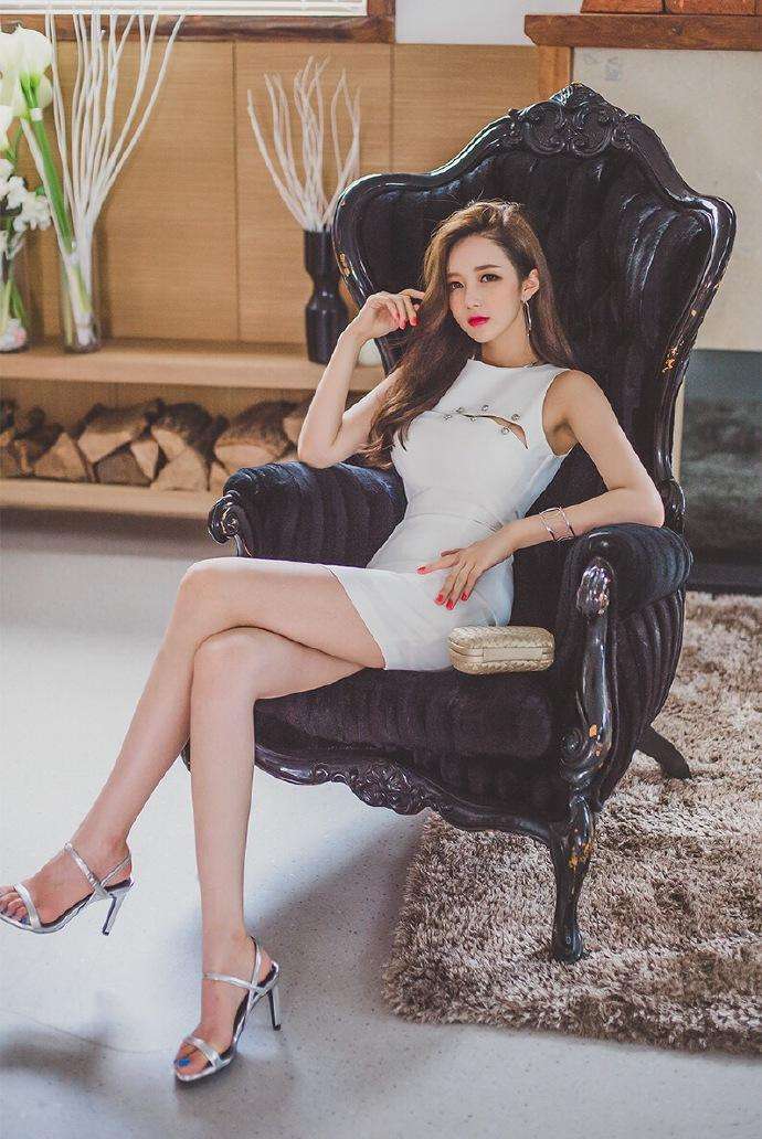 长腿美女高清无水印写真自拍图片|25图