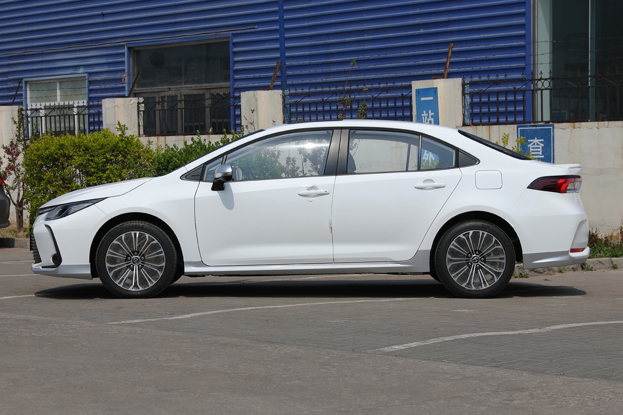 2021款卡罗拉1.2t s-cvt精英sport版