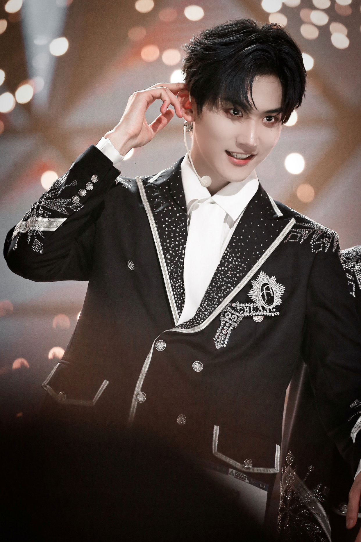 周柯宇壁纸 周柯宇帅气图片