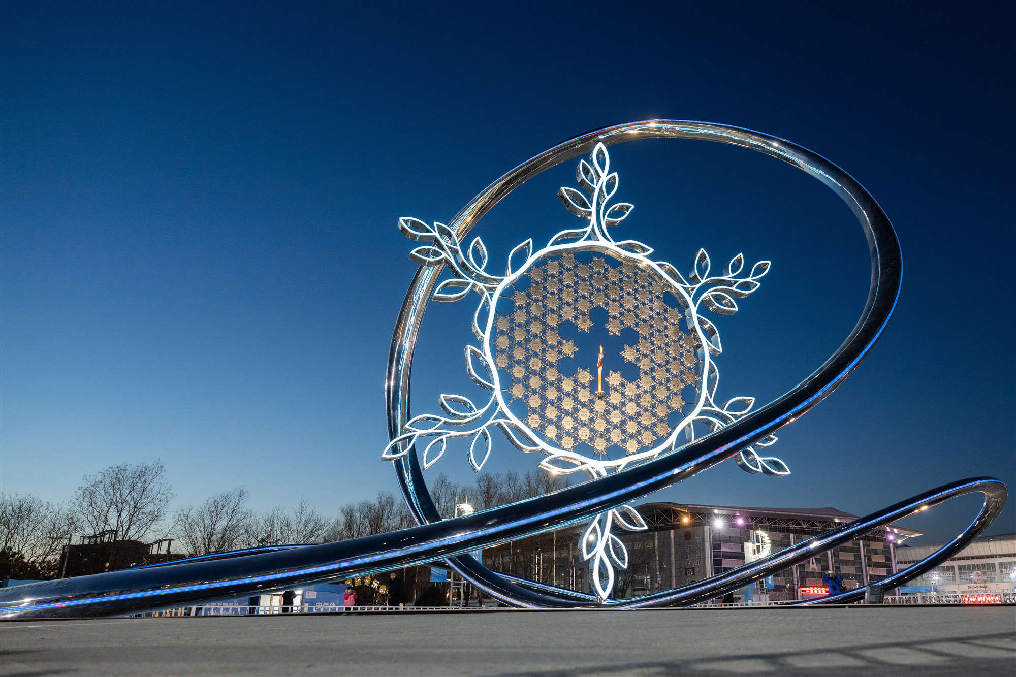 探访北京延庆会展中心冬奥会火炬台 将成为当地永久性雕塑