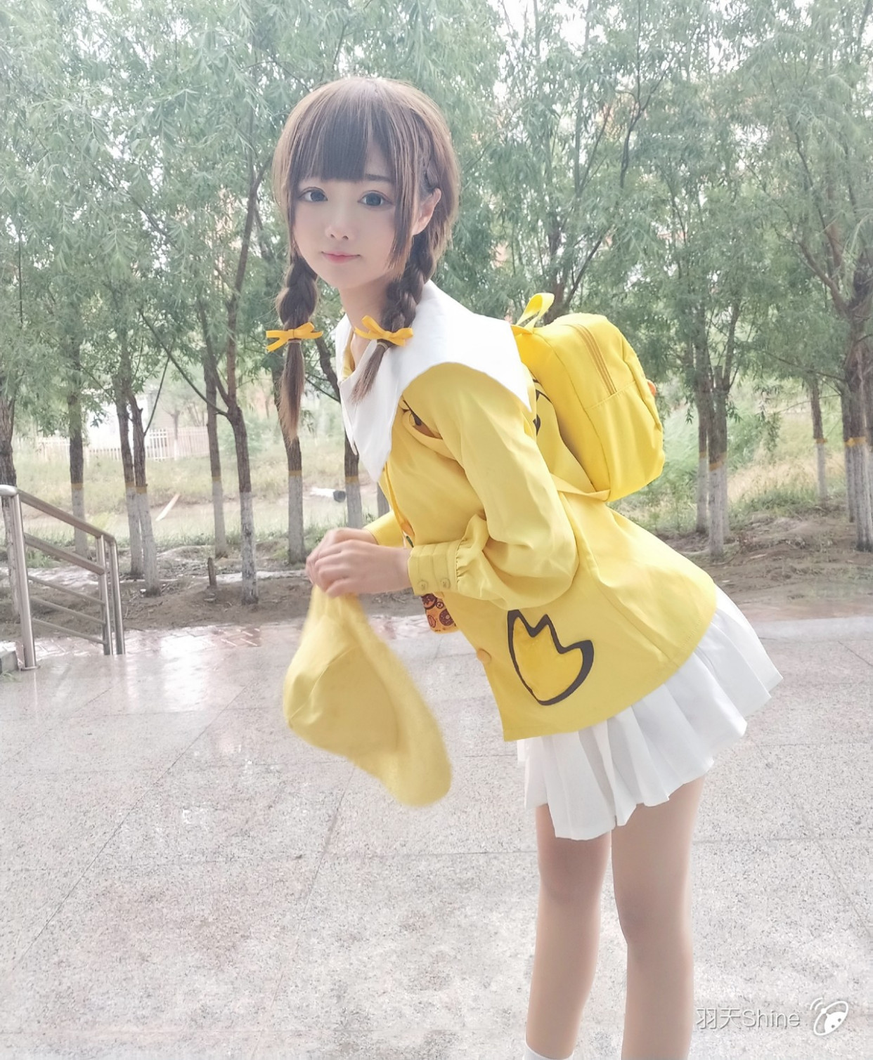 最新和平精英小黄鸭cos,为羽天小姐姐发电