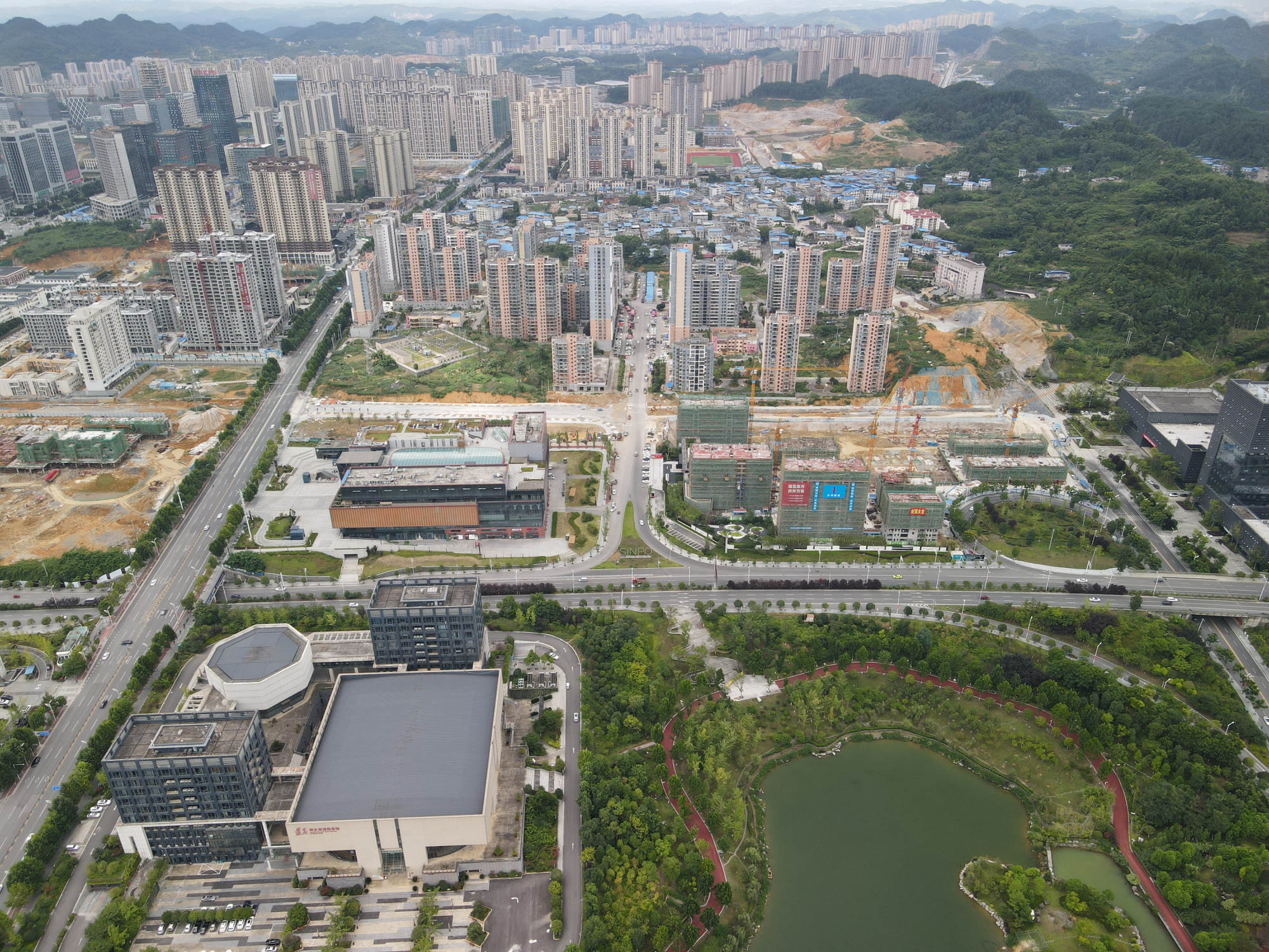 航拍遵义|天鹅湖