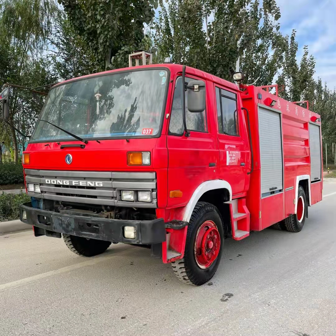 东风水罐消防车2t5t消防车