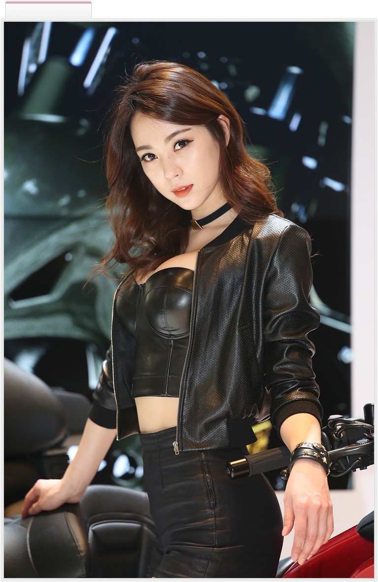 韩国摩托赛车女郎朱多贺的迷人身材