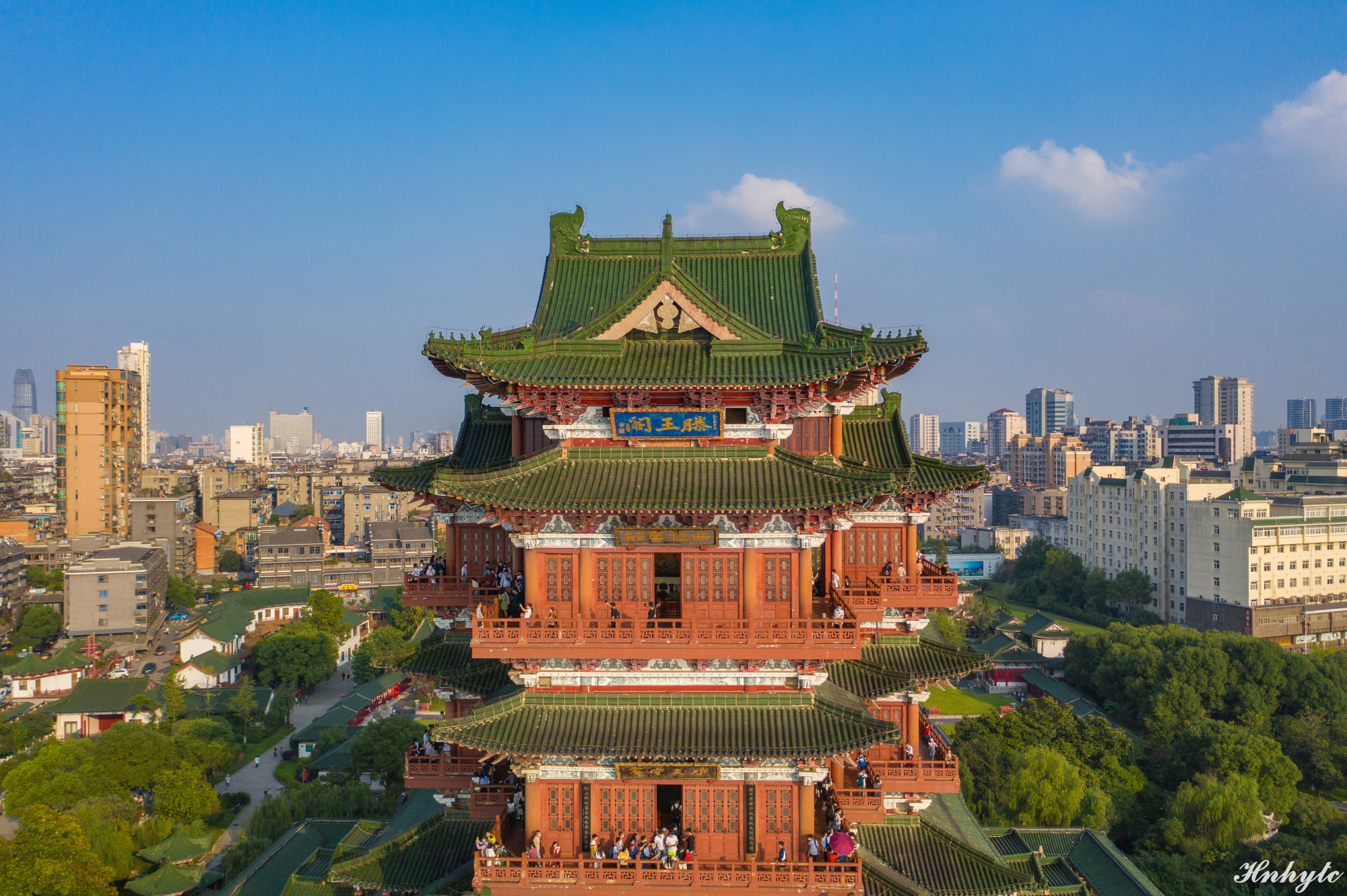 航拍滕王阁(非琉璃黄配色的江南名楼)