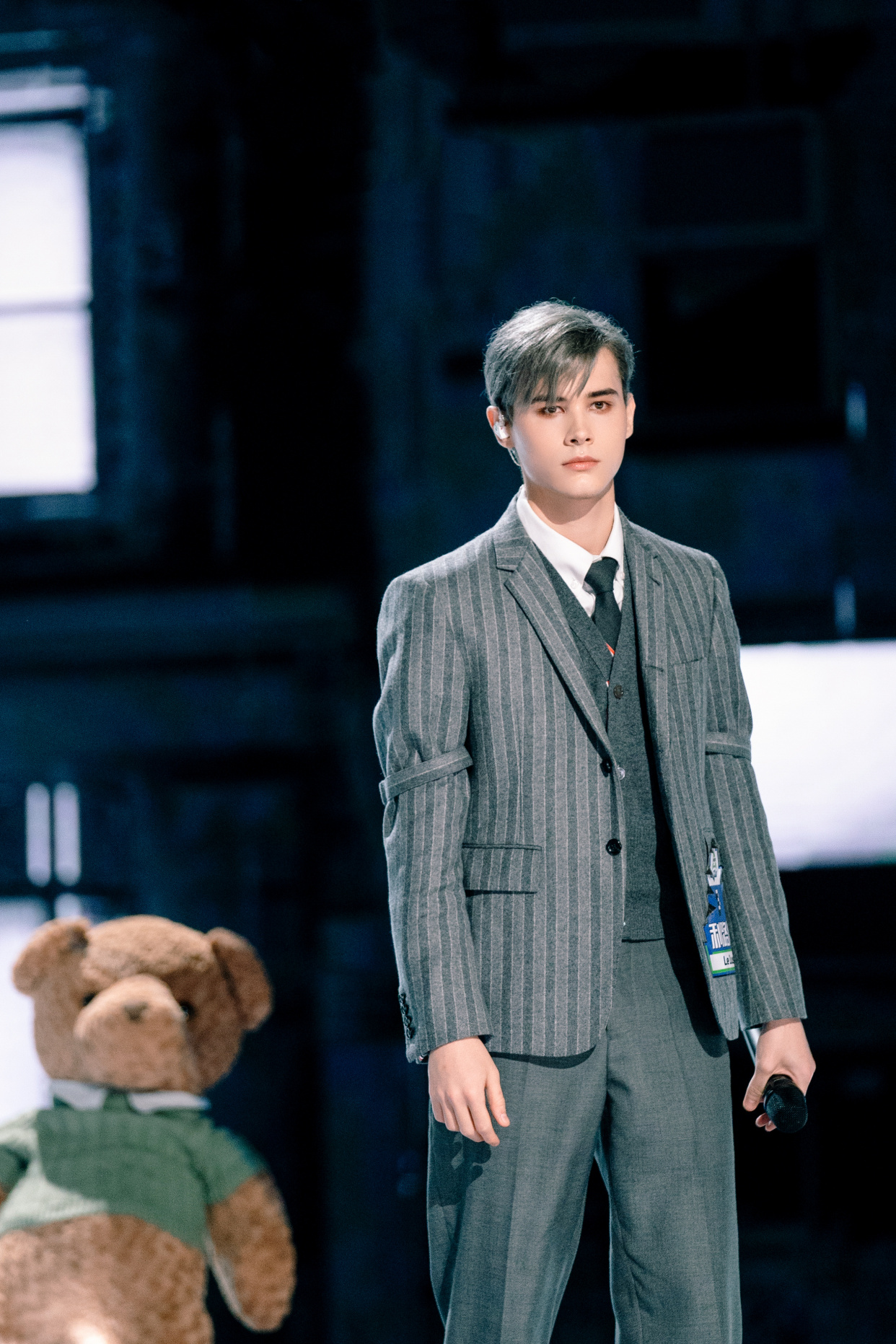 利路修图片 利路修银发壁纸图片